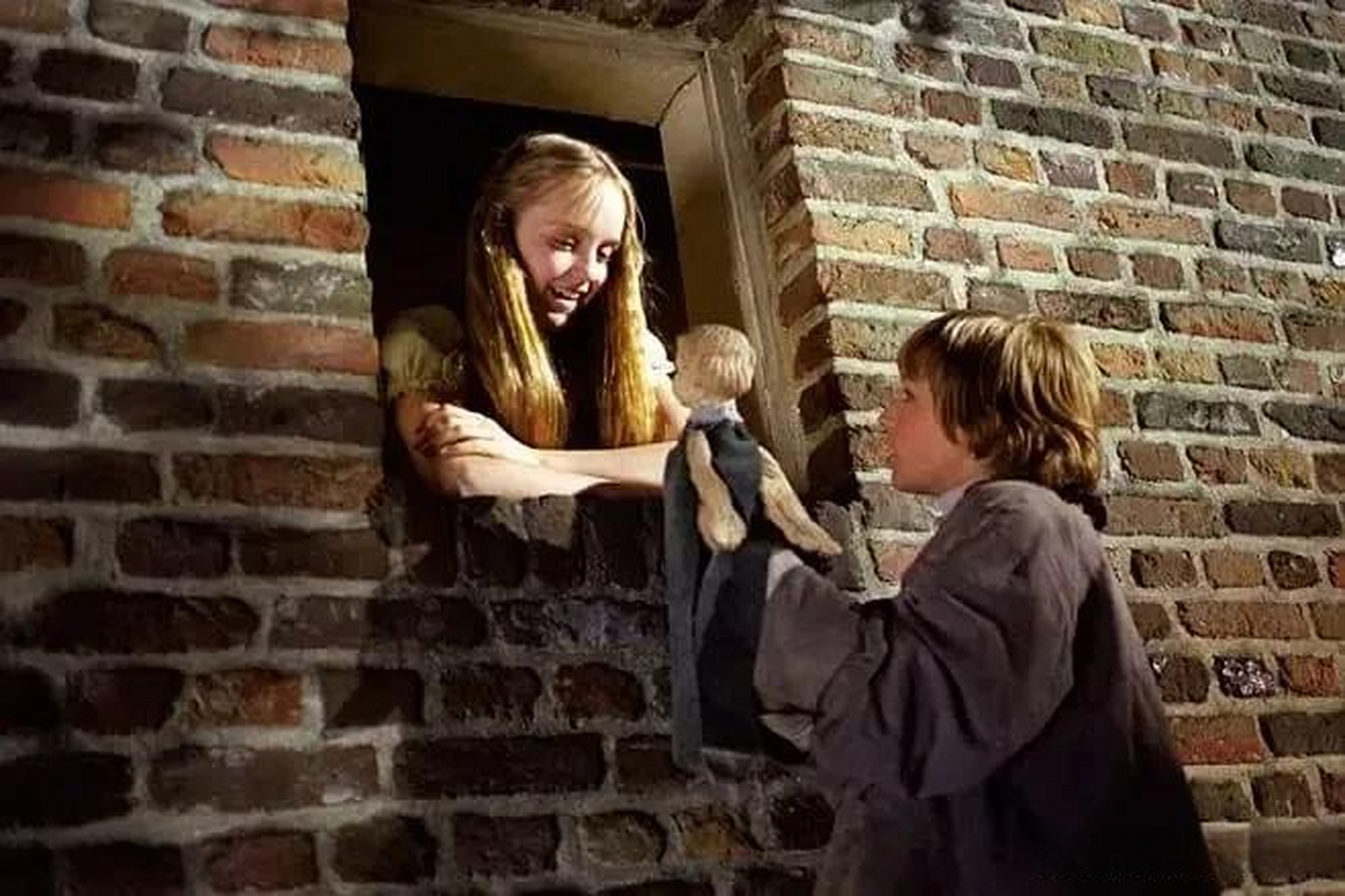 《义犬报恩》是一部1999年的电影,画面非常美 故事很感人