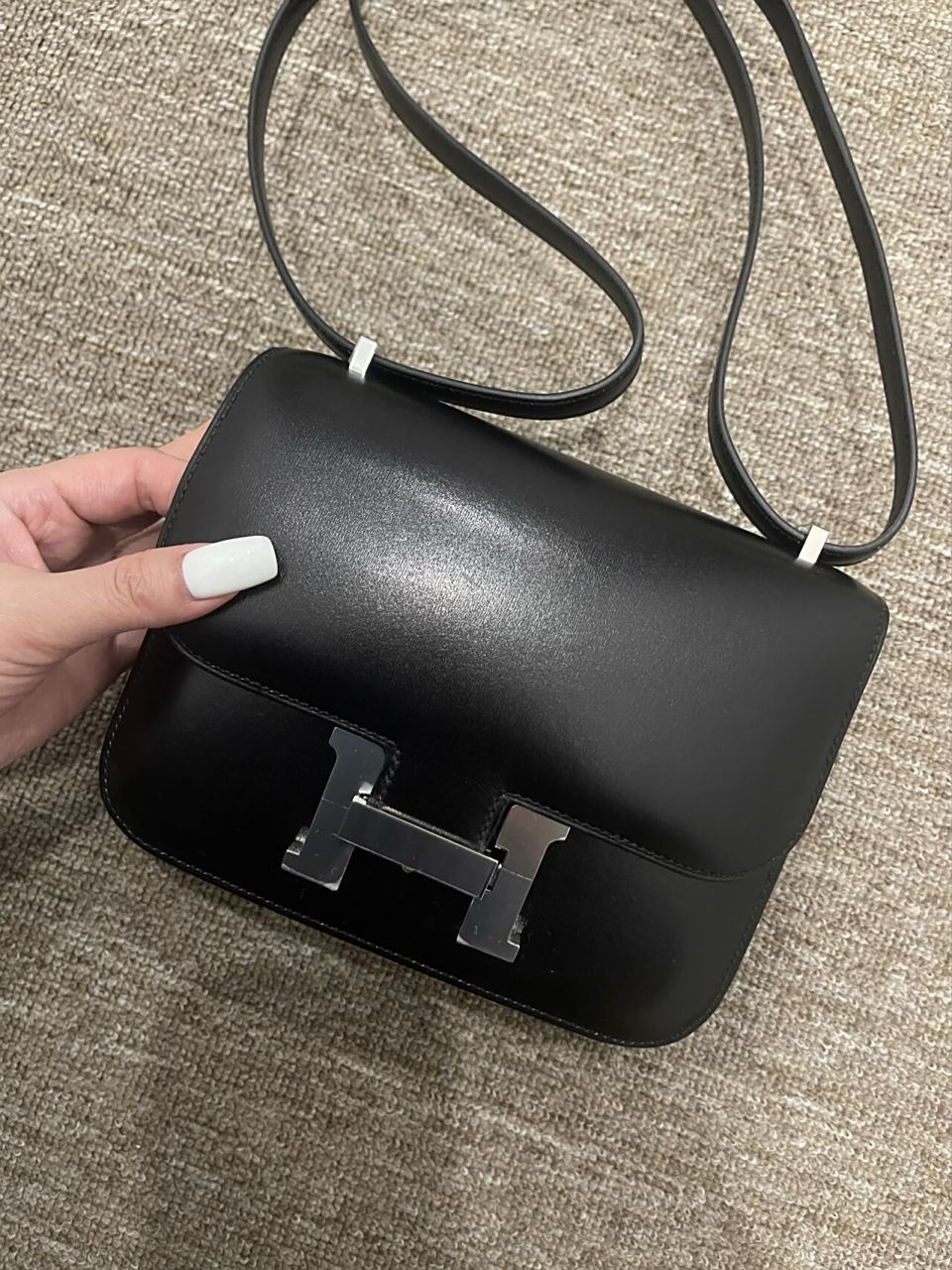 爱马仕box皮淋雨之后怎么办|交给时间沉淀 爱马仕的box皮向来娇气