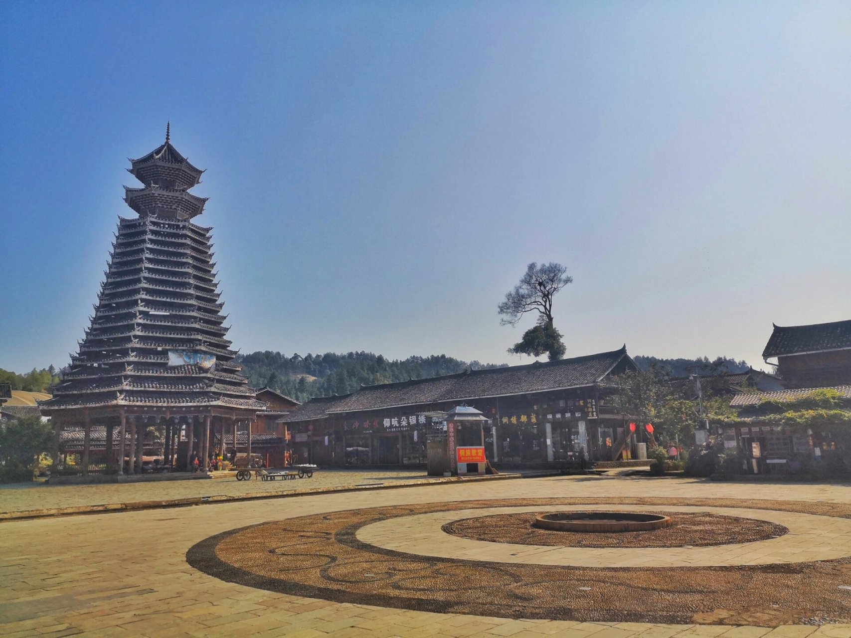 铜仁99网红景区打卡 寨沙侗寨位于梵净山脚的太平河畔,是江口县侗族