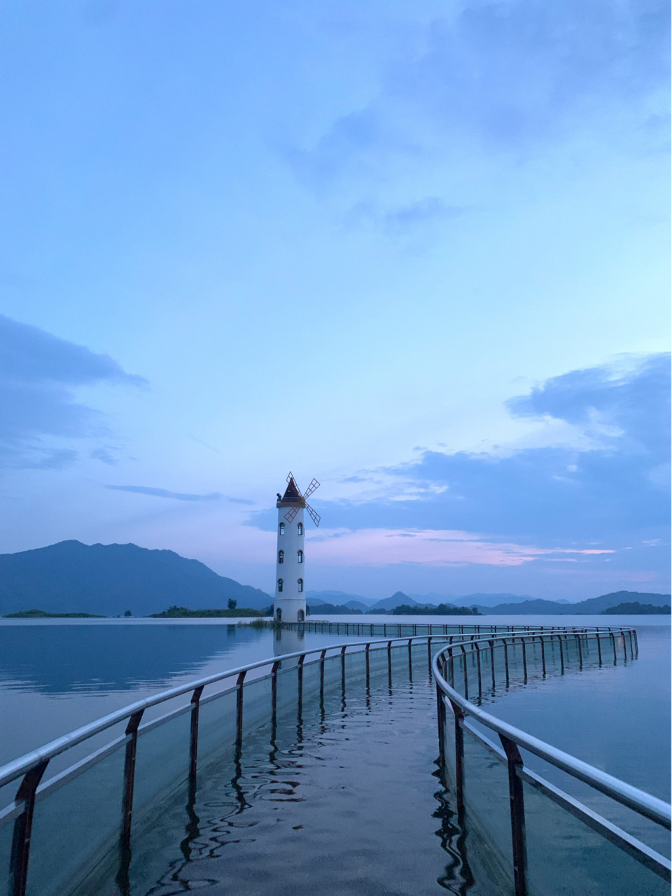 杭州自驾游 小众景点 千岛湖网红灯塔 927815趁周末闲暇时间