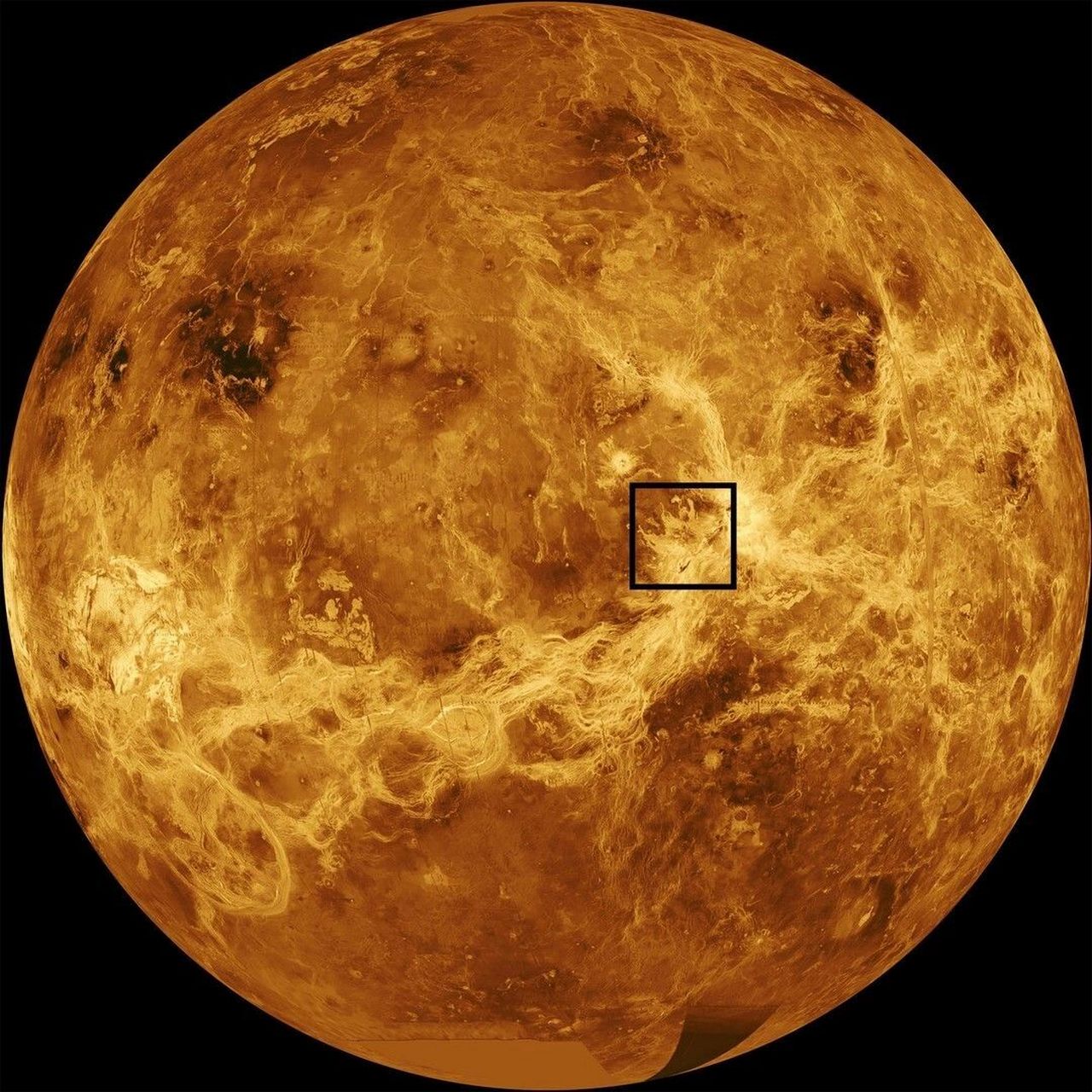 上图显示了科学家第一次在金星上发现了活火山的证据