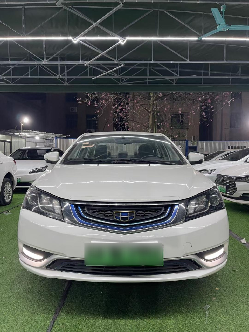 吉利帝豪ev300,续航300公里,带天窗,营转非,单限60万公里,精品车况