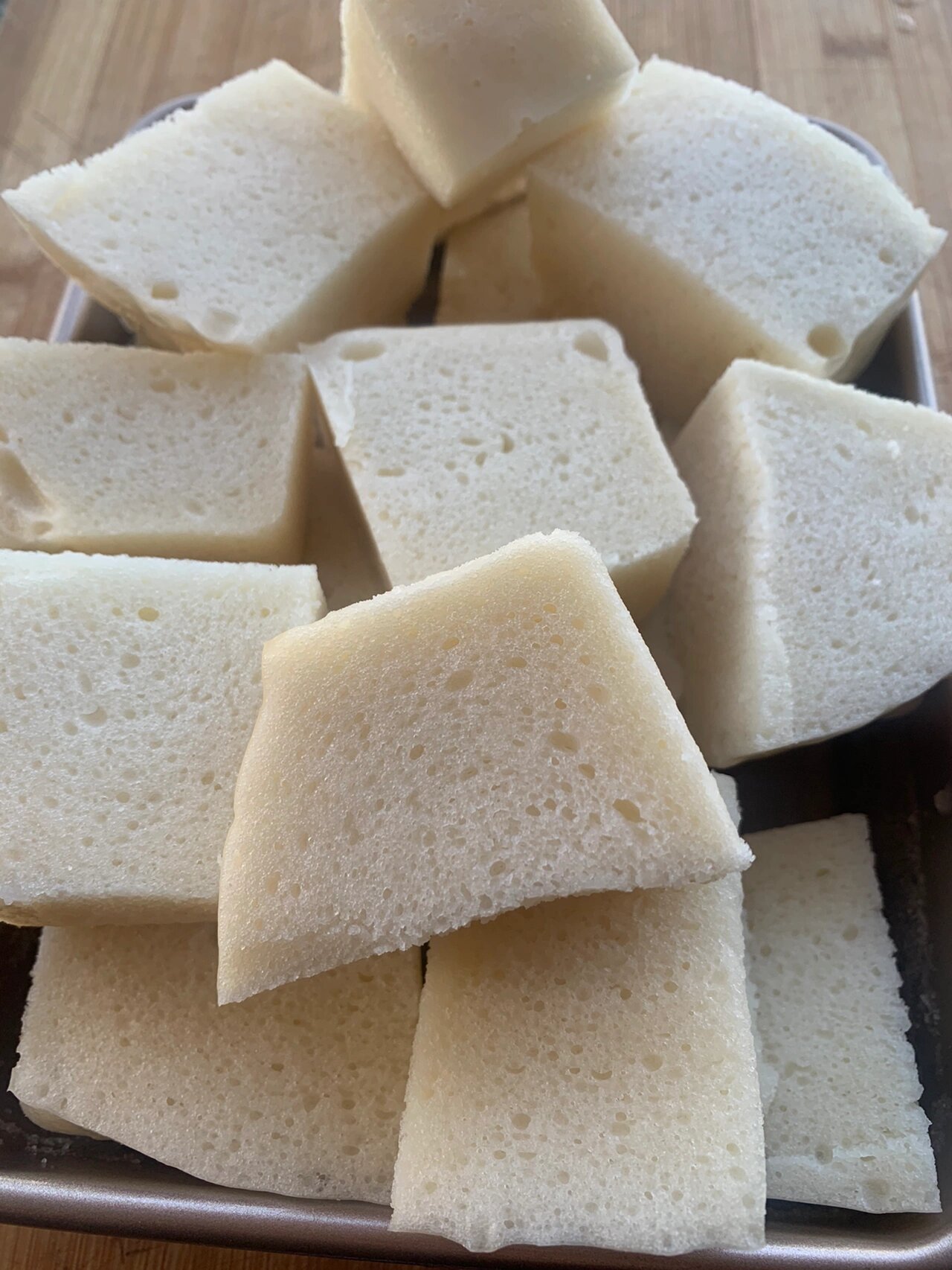 再也不用去买了 之前做过红糖的马拉糕,大家很喜欢,这次就来点白糖加