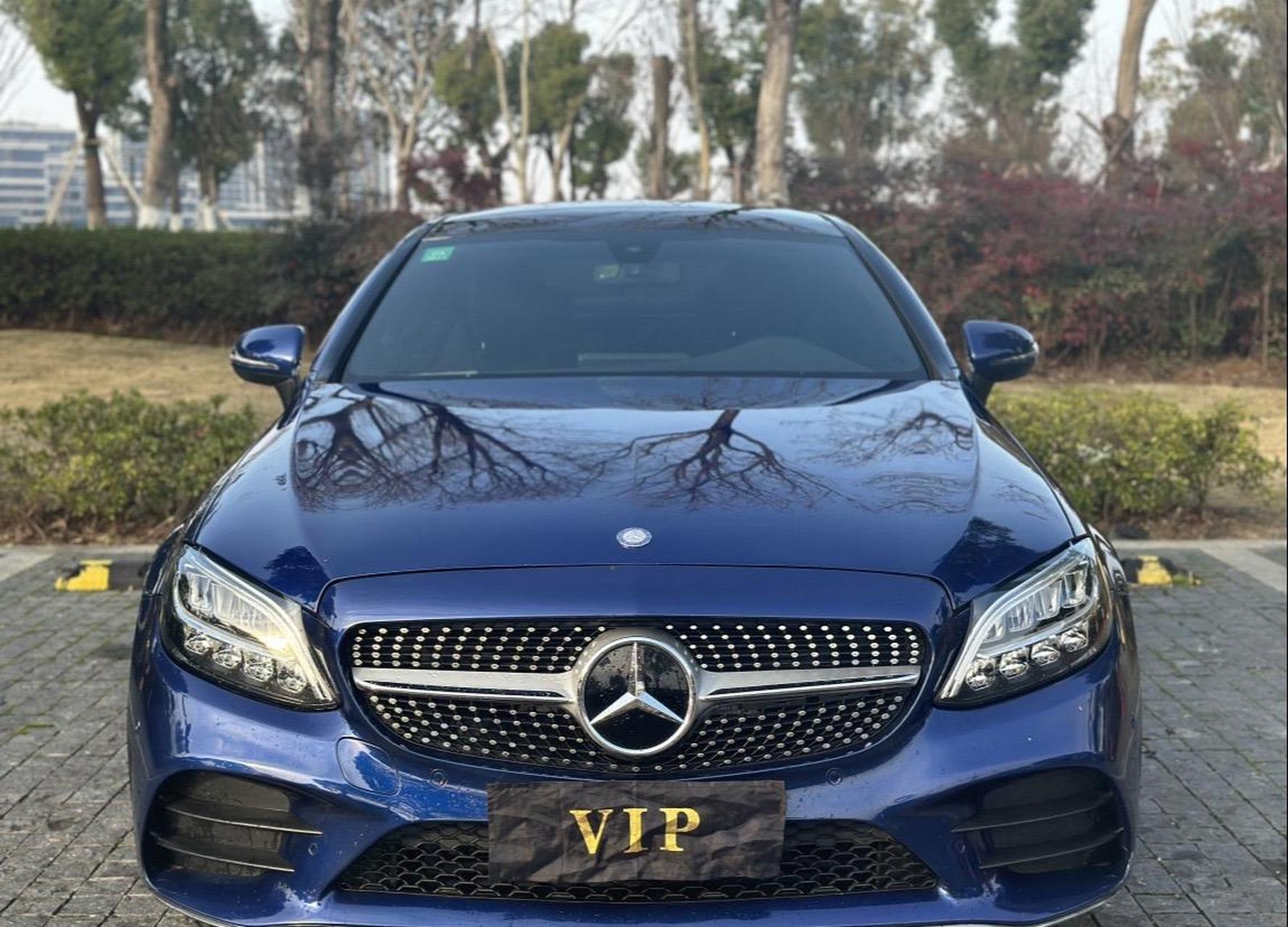 奔驰c260轿跑 售价:18.