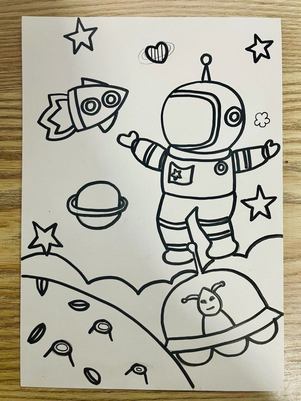 太空儿童画画简图图片