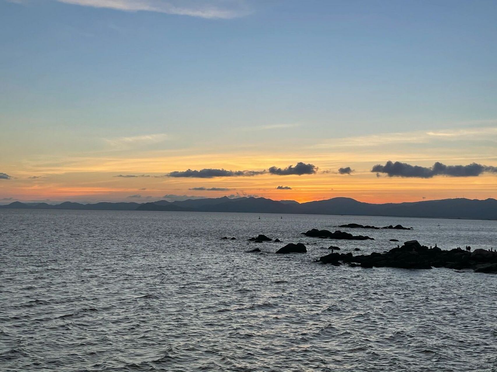 江门台山黑沙滩自驾游 江门台山黑沙滩一日自驾游 沿着进入黑沙滩的