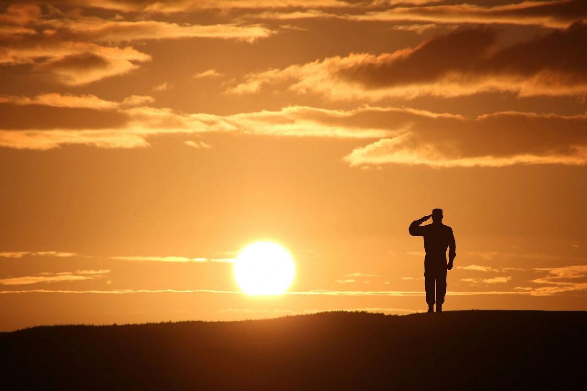 军人剪影 不知道大家,尤其是男同学从小有没有一个军人梦呢?