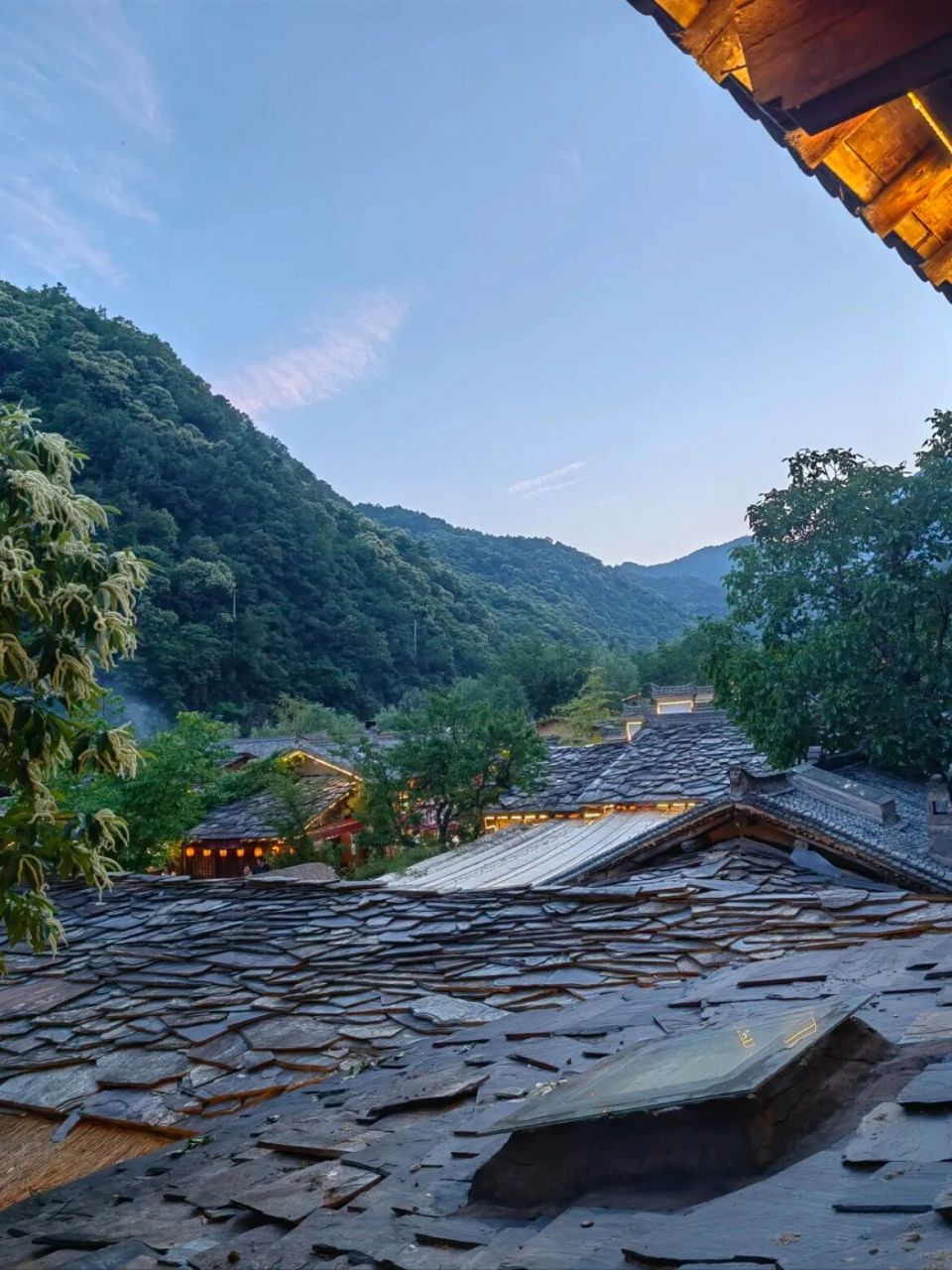 西安团建 | 玩水避暑98终南山寨一日攻略 98地址:商洛市柞水县莺