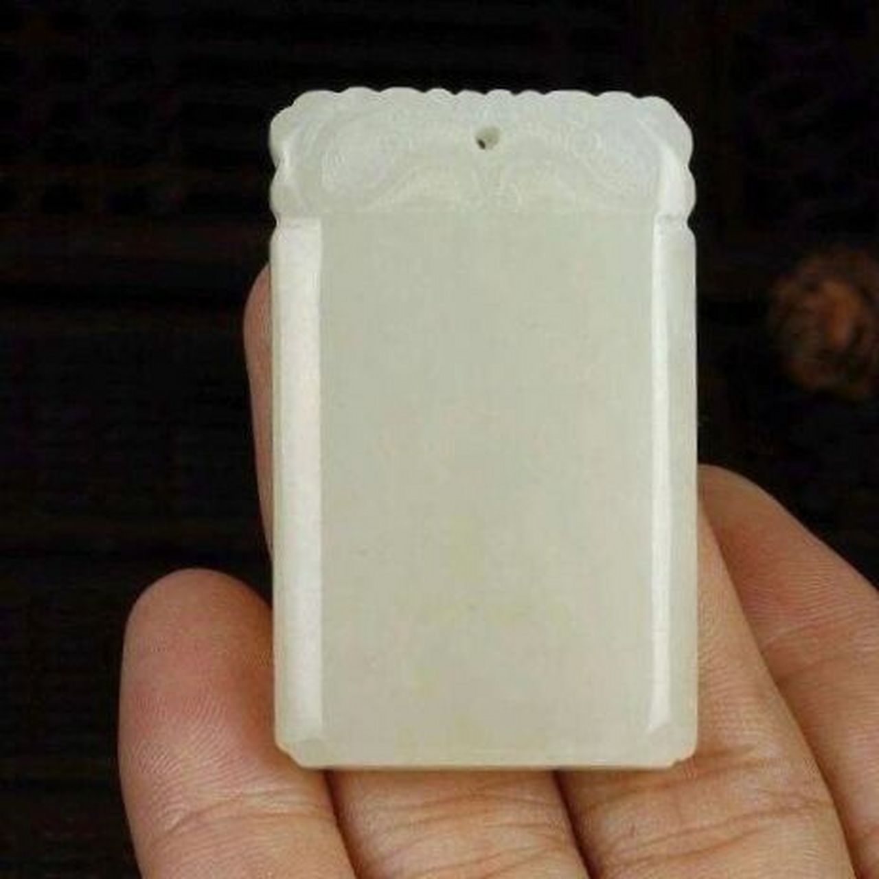 如何分辨韩料 韩料和田玉,是产自韩国春川地区的一种和田玉,颜色一般