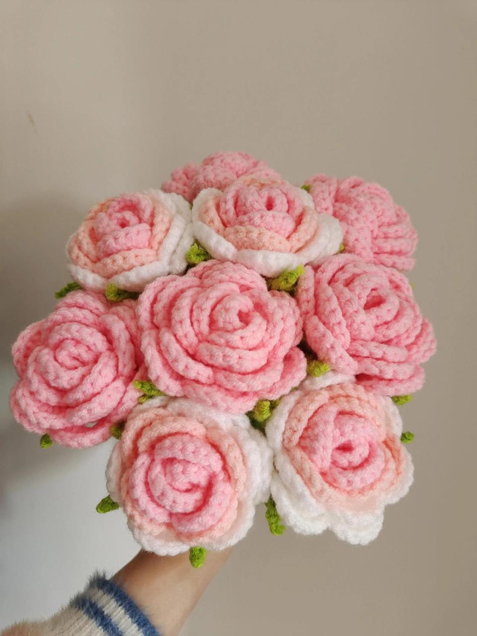 手工钩织玫瑰花(附图解) 花朵94 r1:起53个辫子针,倒二回钩52个短针