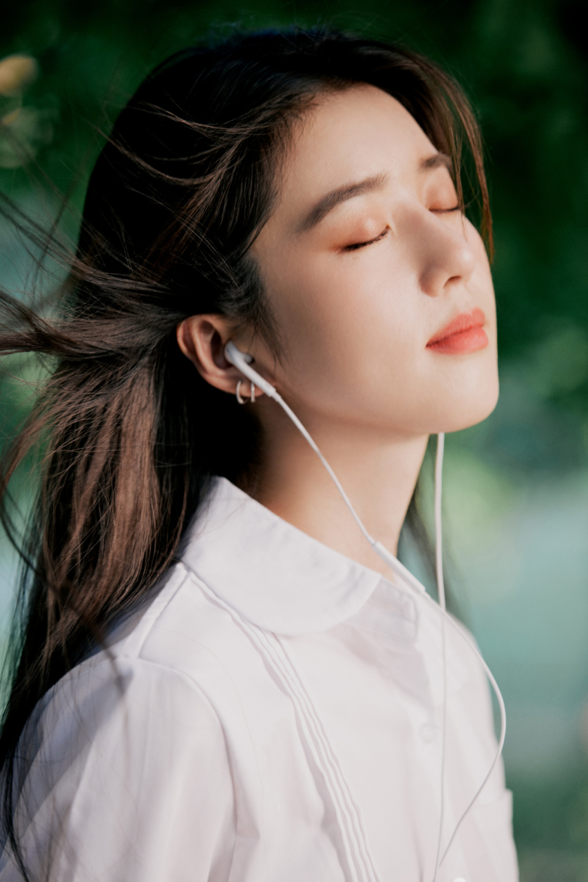 李凯馨轻柔校园少女风写真组图