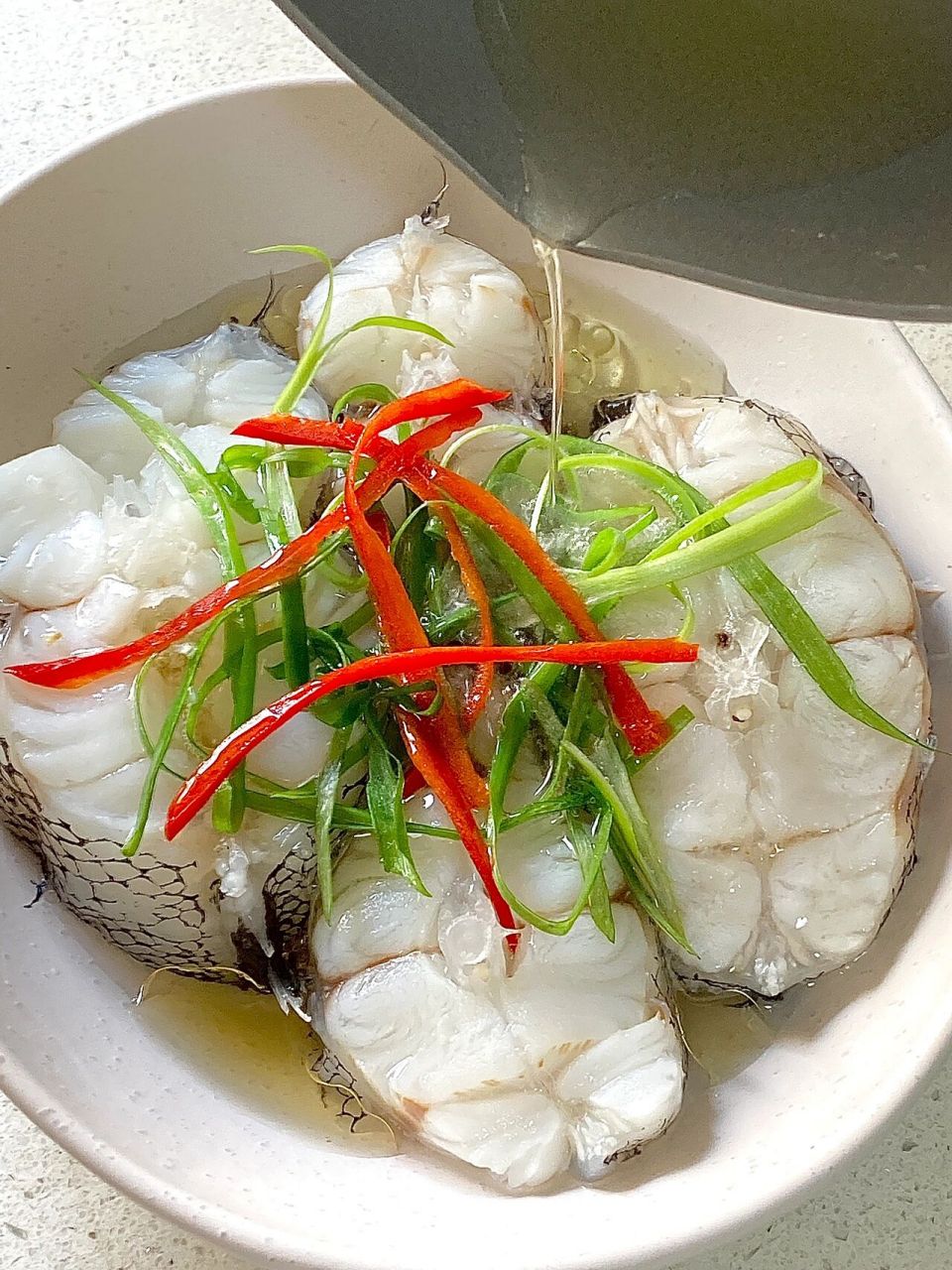 一定要试试这个"清蒸葱油银鳕鱼" 鲜嫩香滑～真的巨巨巨巨好吃……低