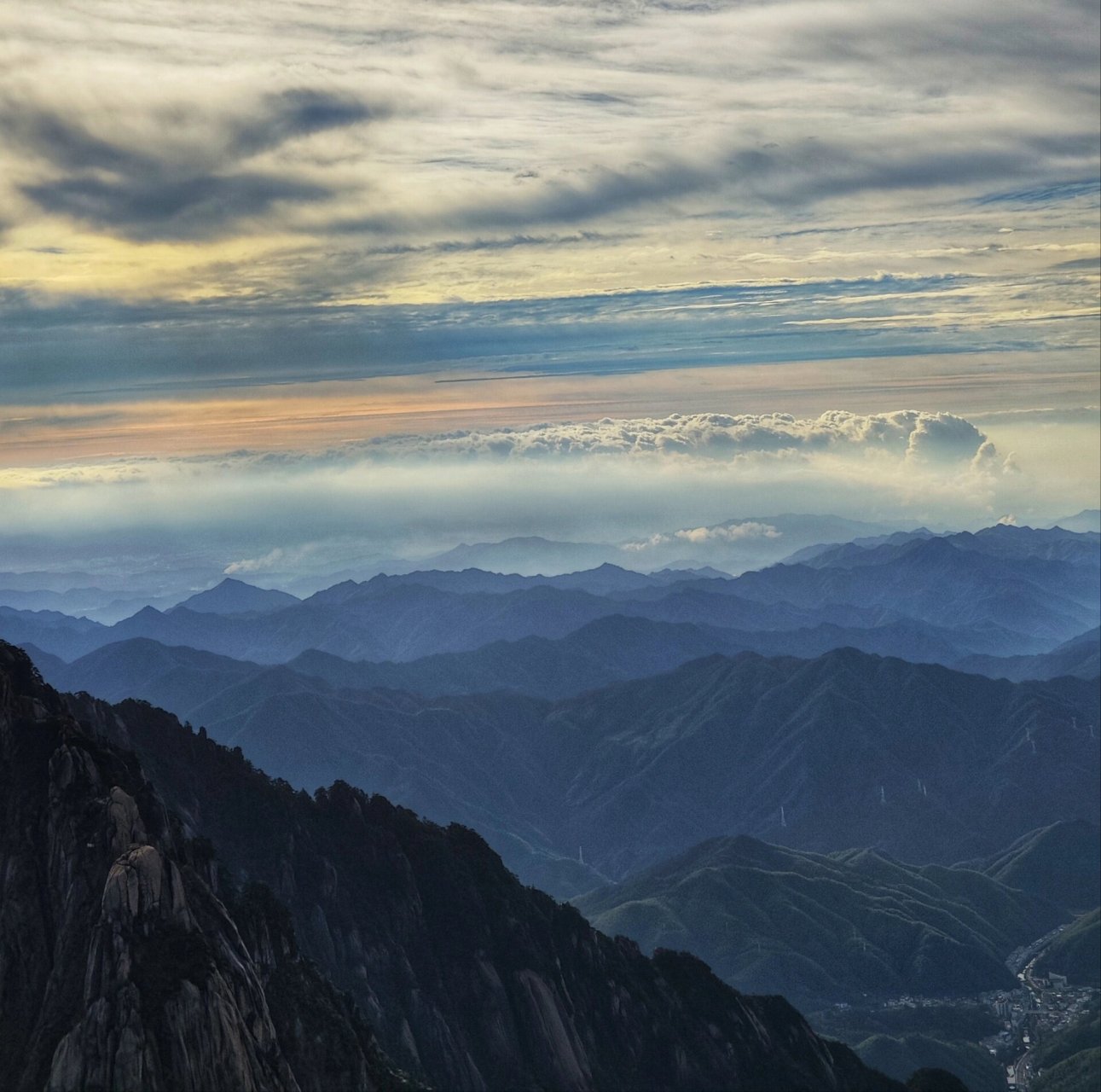 黄山攻略-鳌鱼峰观景台(也有莲花峰石碑) 简单记录下怎么找到图一这个
