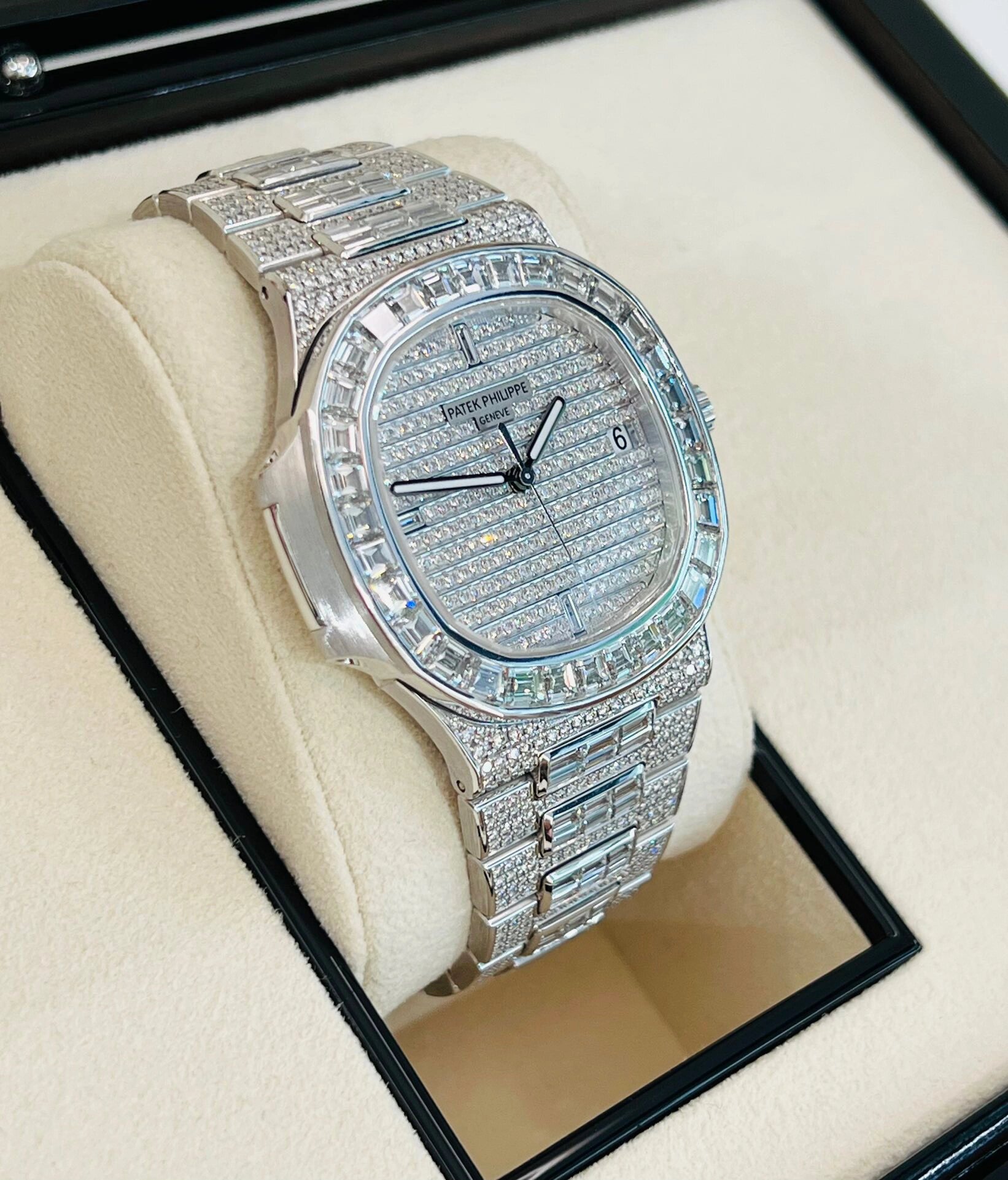 百达翡丽5719满钻,21年唯一 百达翡丽鹦鹉螺5719