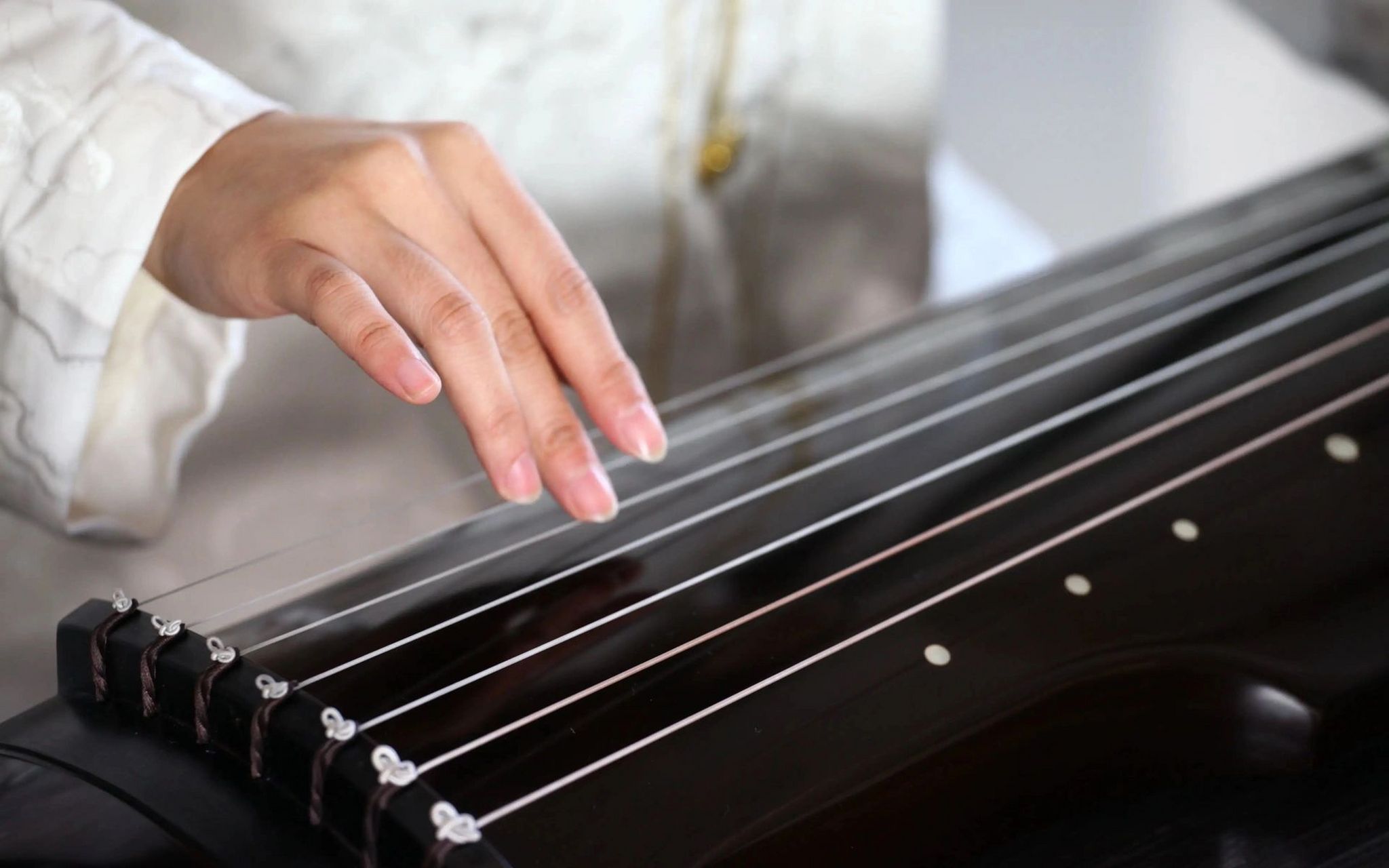 零基础可以学会吗71 古琴入门很简单,7099 有手就能弹响琴弦