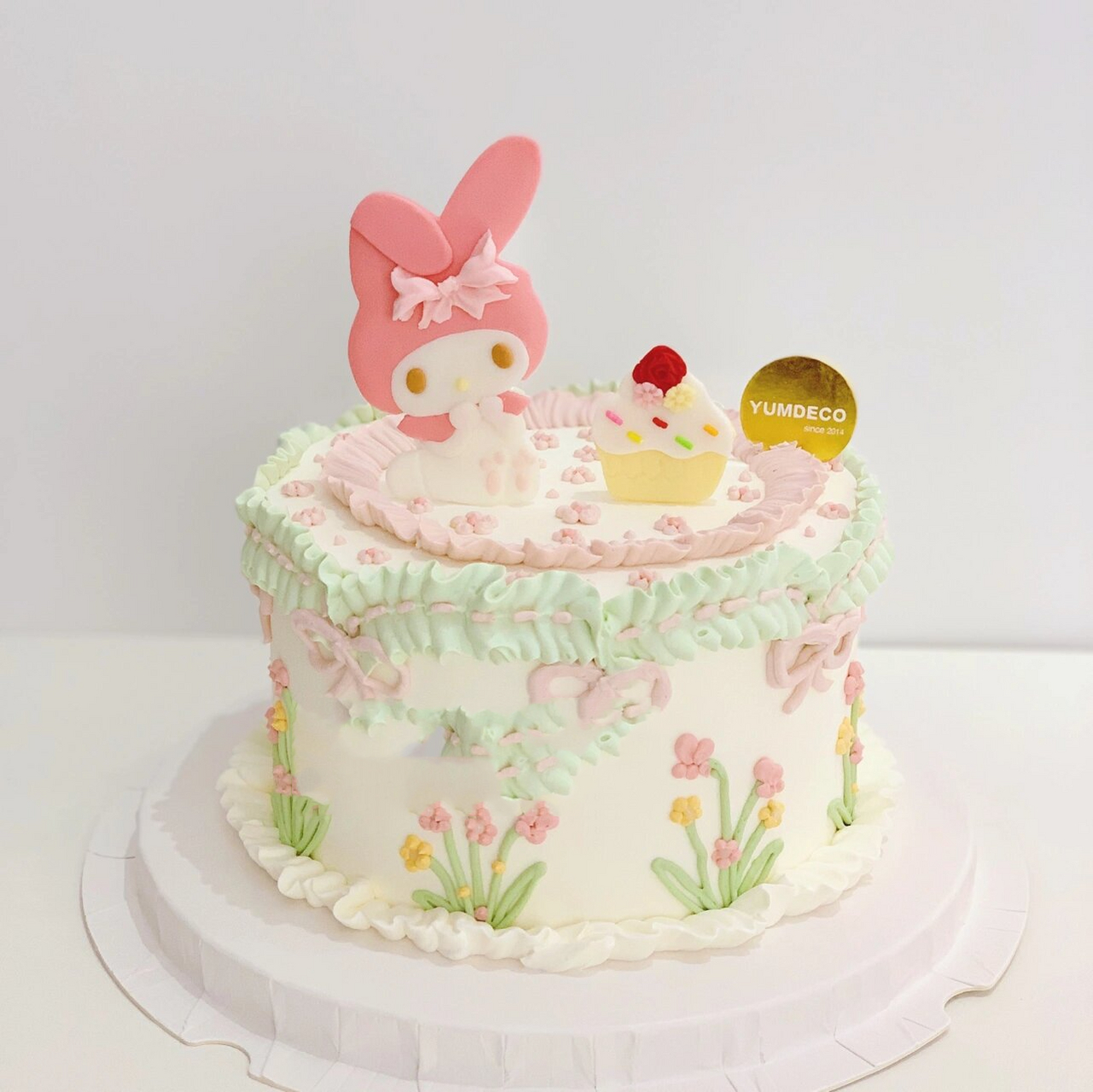 三丽鸥复古美乐蒂蛋糕 在花园里过生日的美乐蒂 复古花边 蝴蝶结 花花