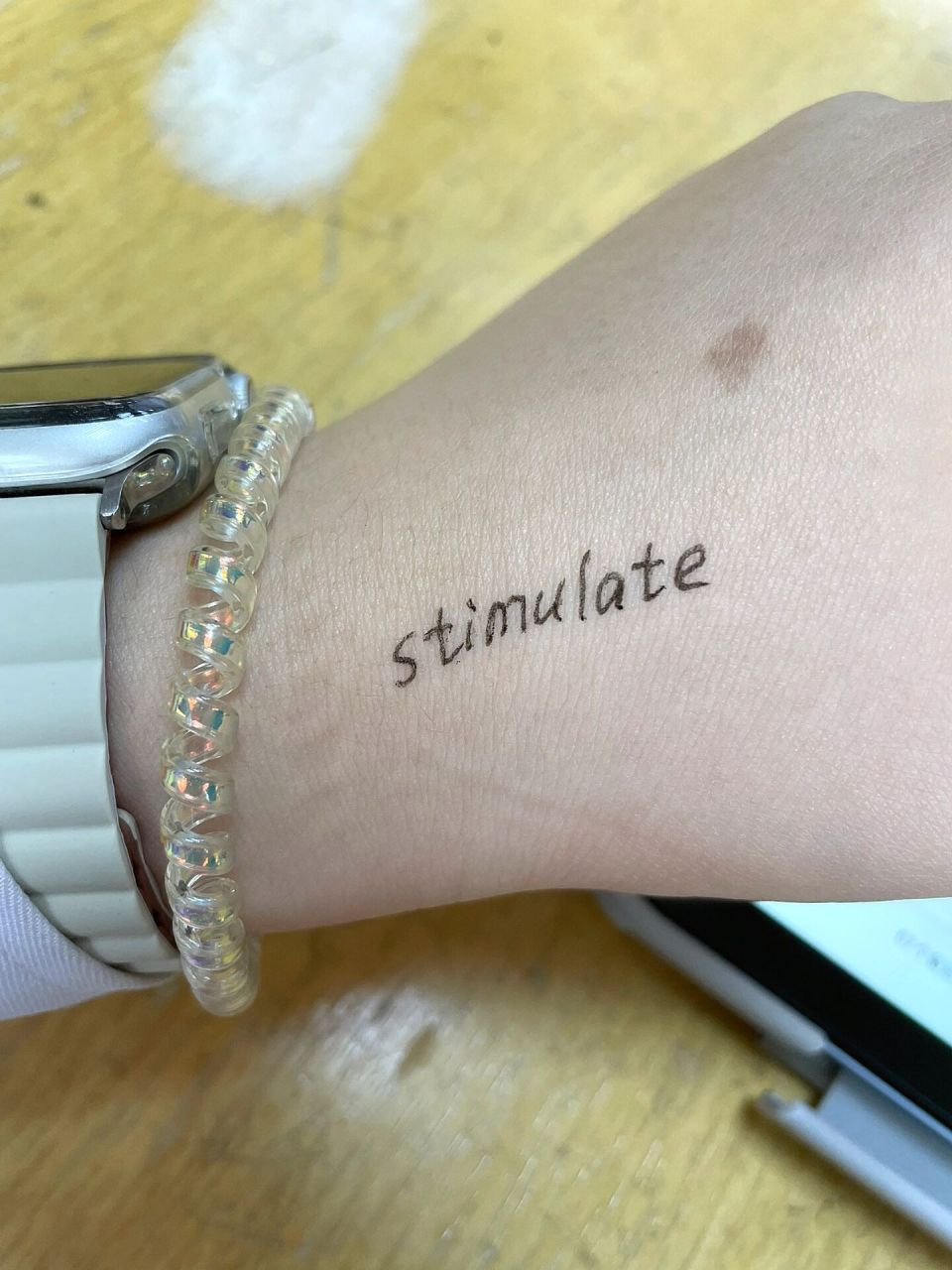 stimulate  v. 刺激,激发 派生97 stimulating  adj.