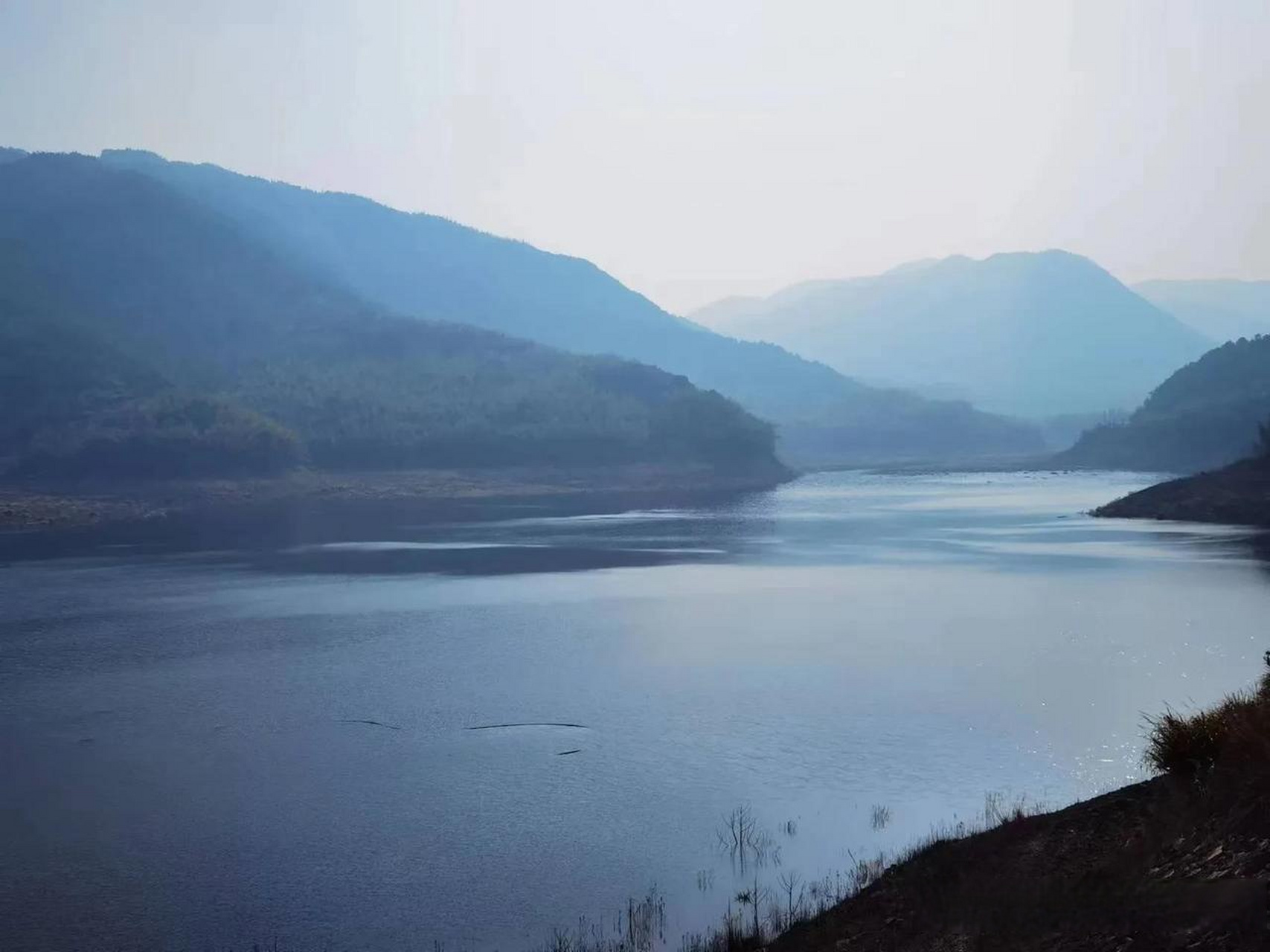 干旱少雨,台风没来,今年的梅雨季节又是时短雨少,黄岩长潭水库库容