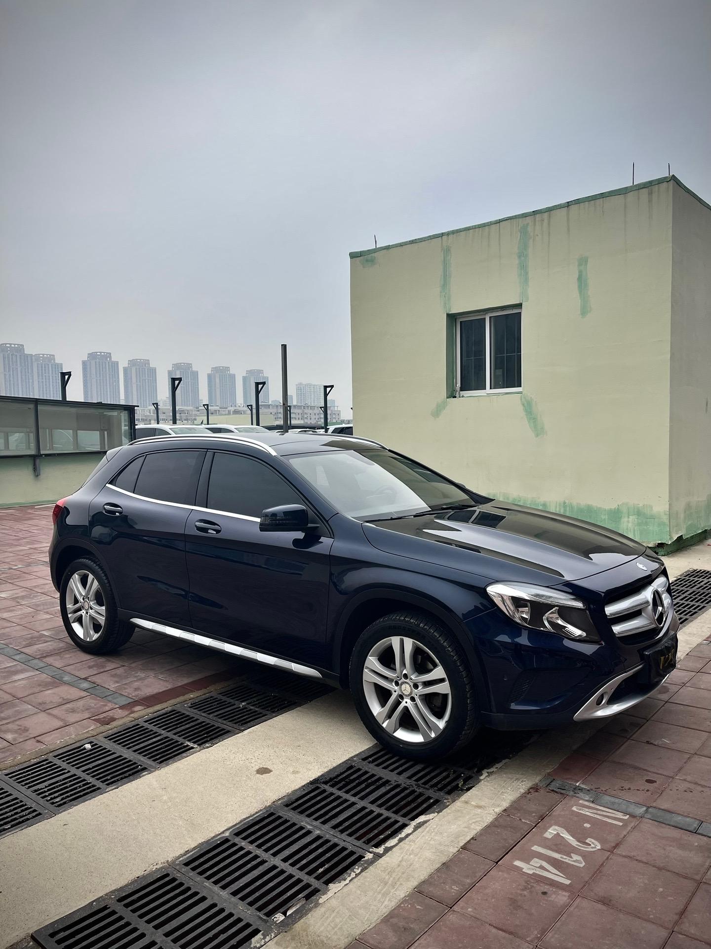 17年奔驰gla200,自动1.6t