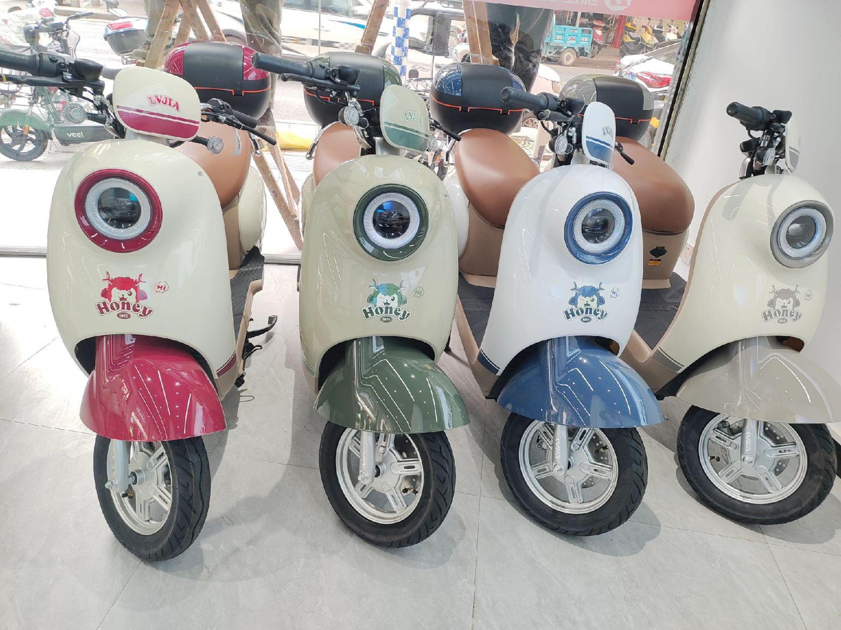 全城关注,绿佳电动车活动开始了,五个大电池换购价1899元,六个大电池