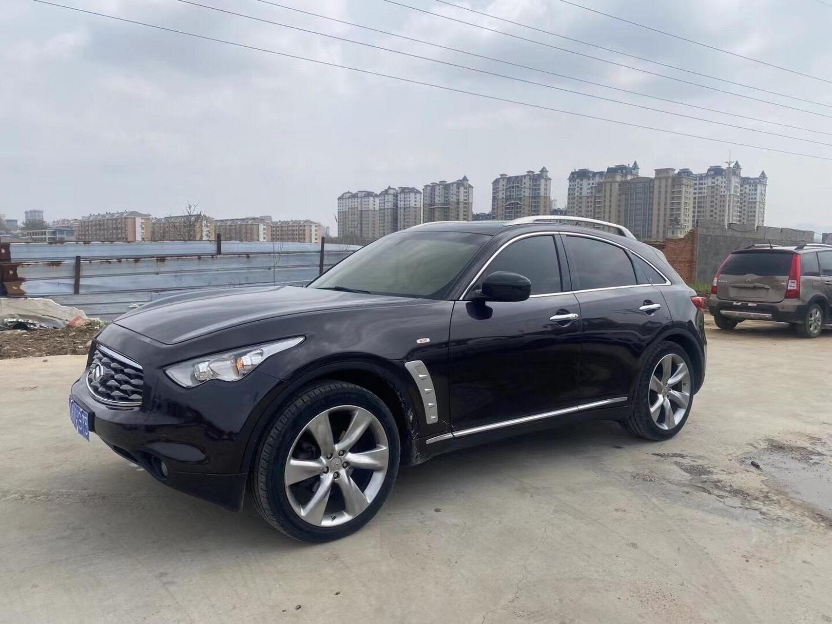 新到一台09年英菲尼迪fx35,车况原版,3.