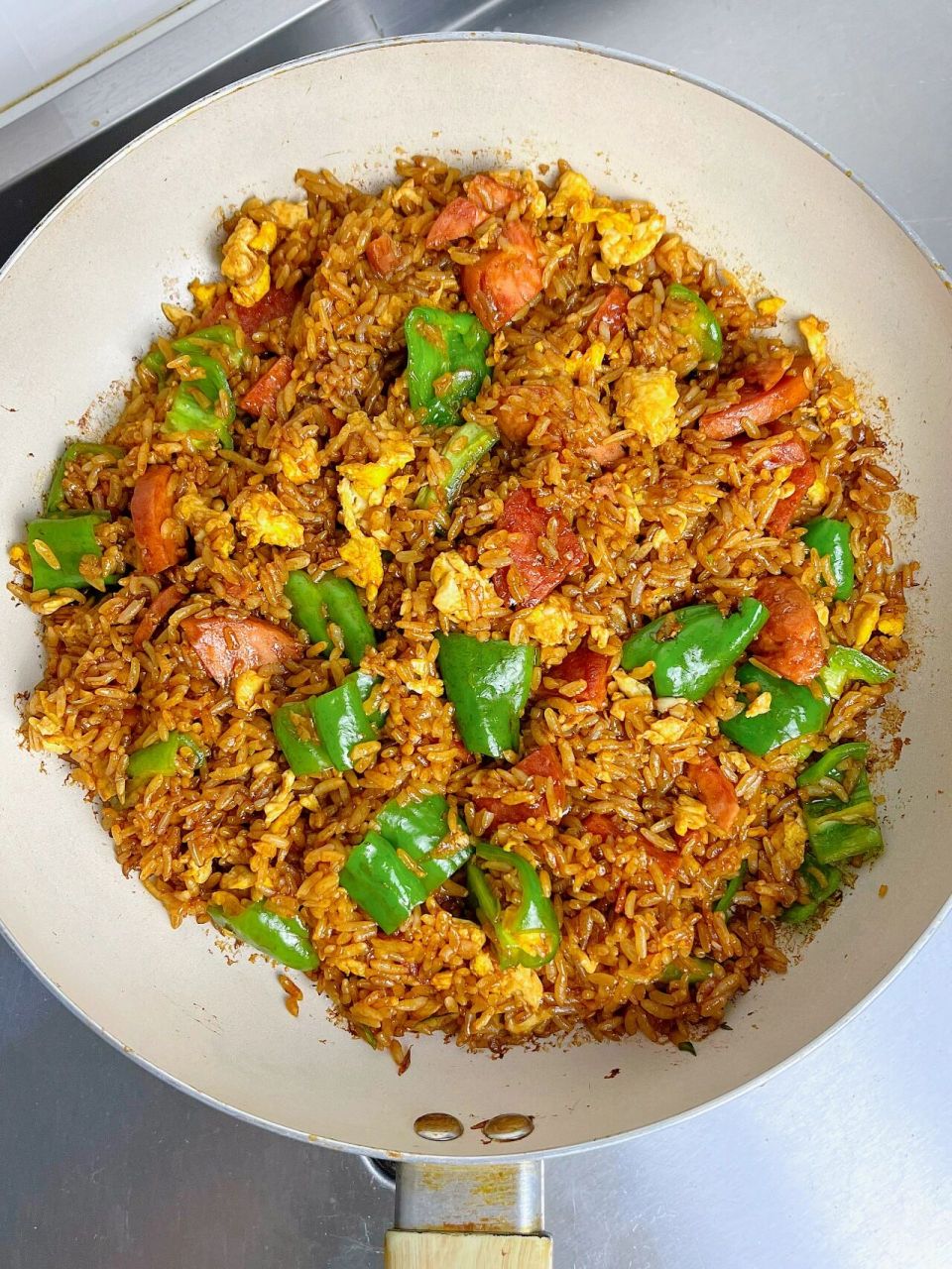 青椒火腿鸡蛋炒饭!