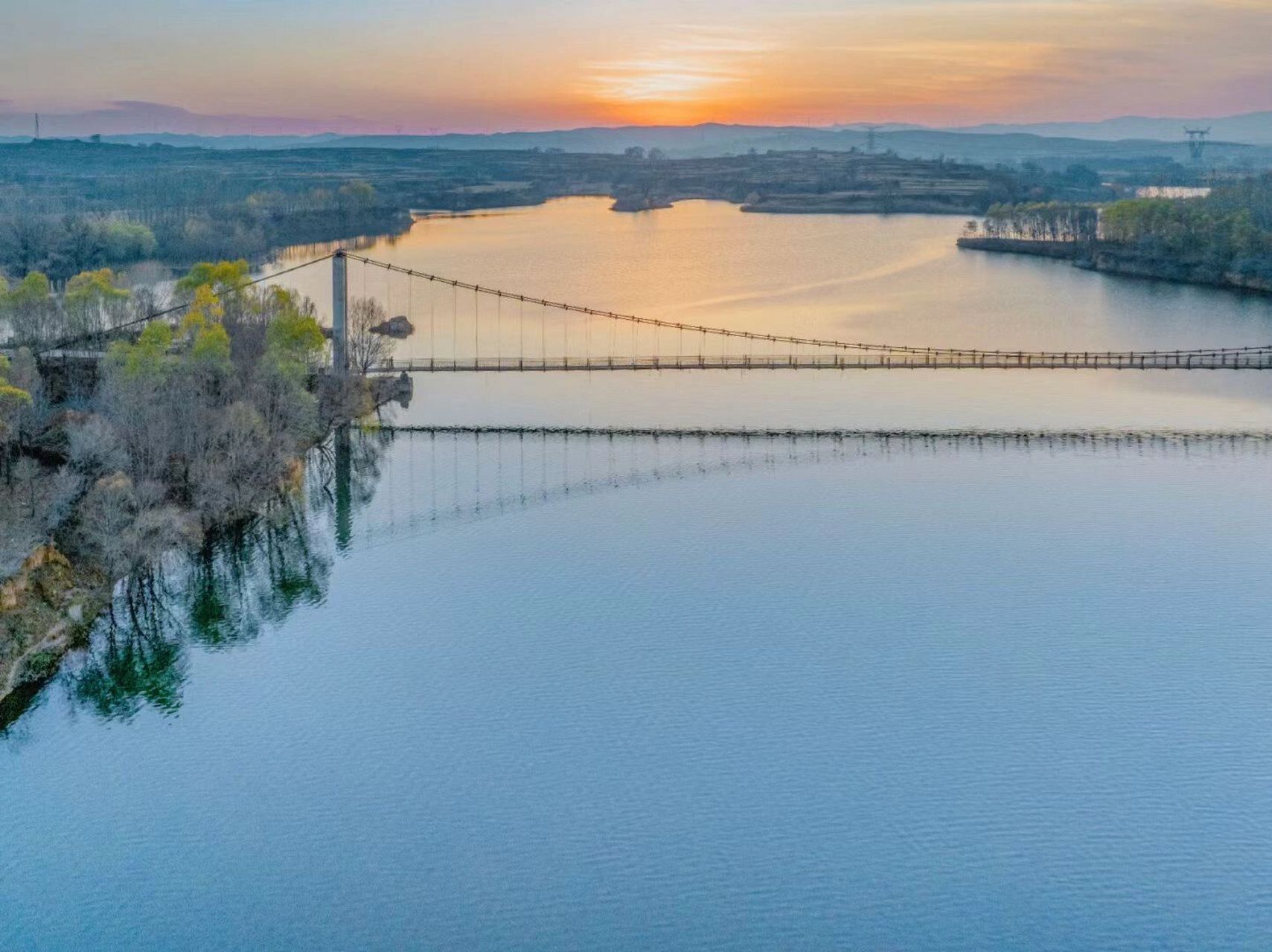 神仙美景之地——长子申村水库 这里是长子申村水库 航拍作者:李德心