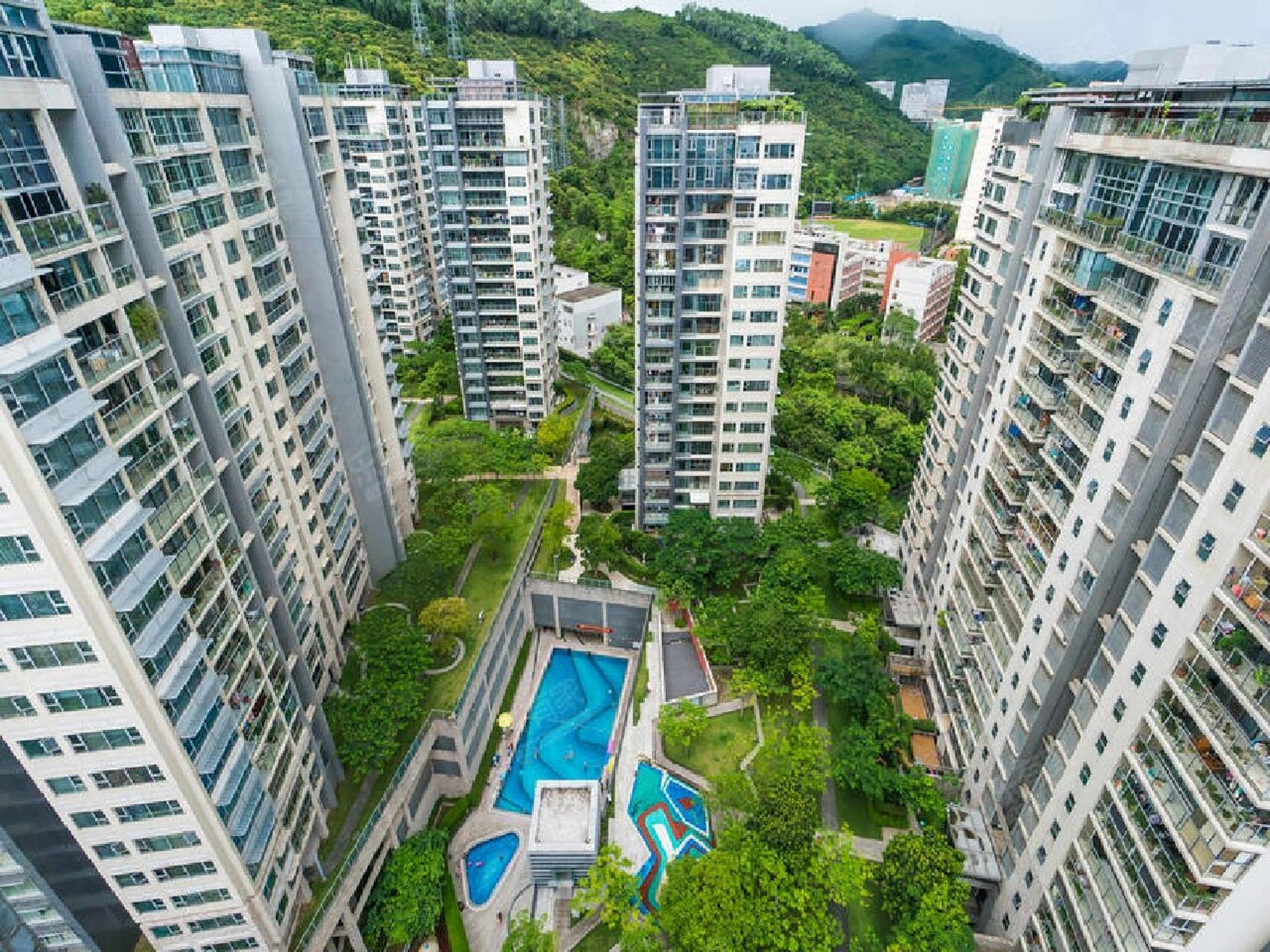 深云村精装3房,业主诚心出租 深云村小区属于高档花园式大社区,小区