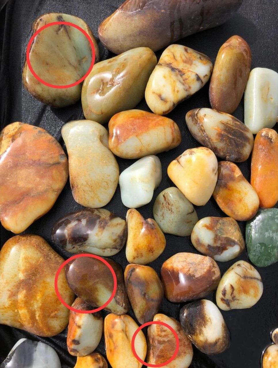 和田玉中的水线是如何形成的,是不是瑕疵 11566什么是水线 水线在