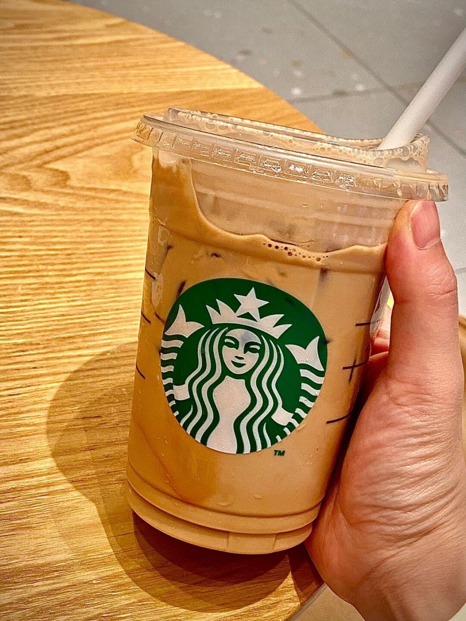 星巴克这杯真的永远喝不腻…… 7515红茶咖啡拿铁鸳鸯:多红茶底