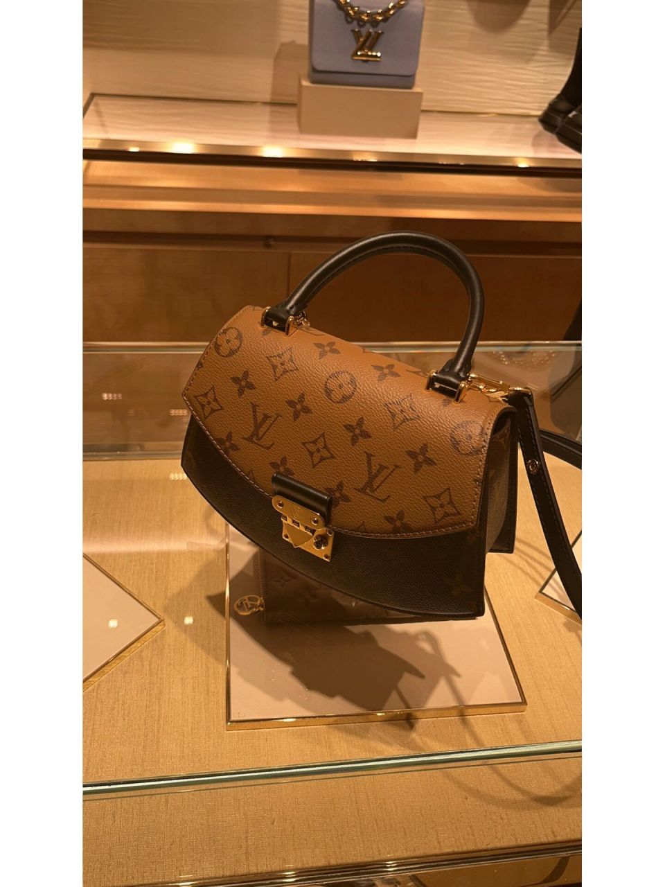 lv  tilsitt 2023新款扇子包 购于香港9396海港城,原本想买speedy