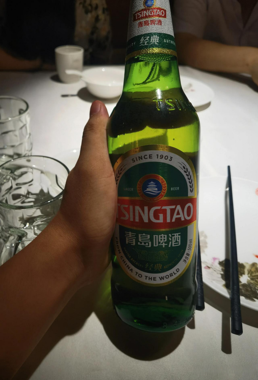 青岛啤酒真实照片图片