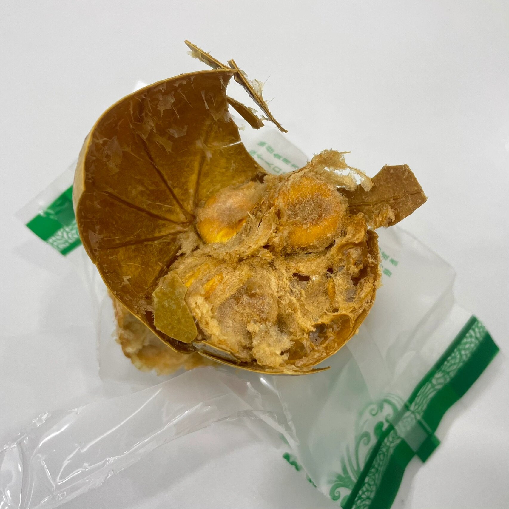 求助|罗汉果这个洞洞是虫蛀的吗?
