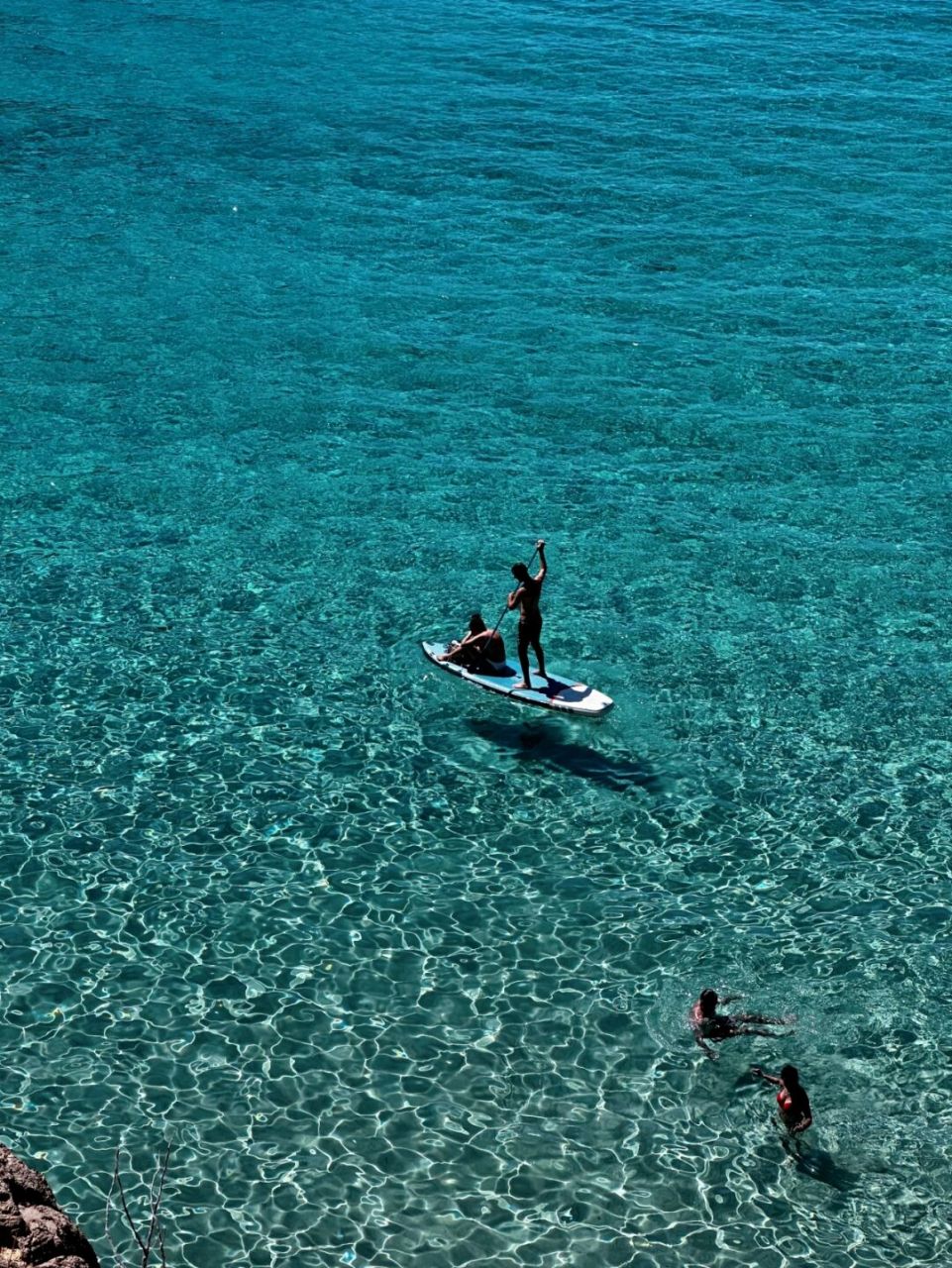 原来传说中的玻璃海是真实存在的98 91拍摄于复活节的ibiza伊比萨