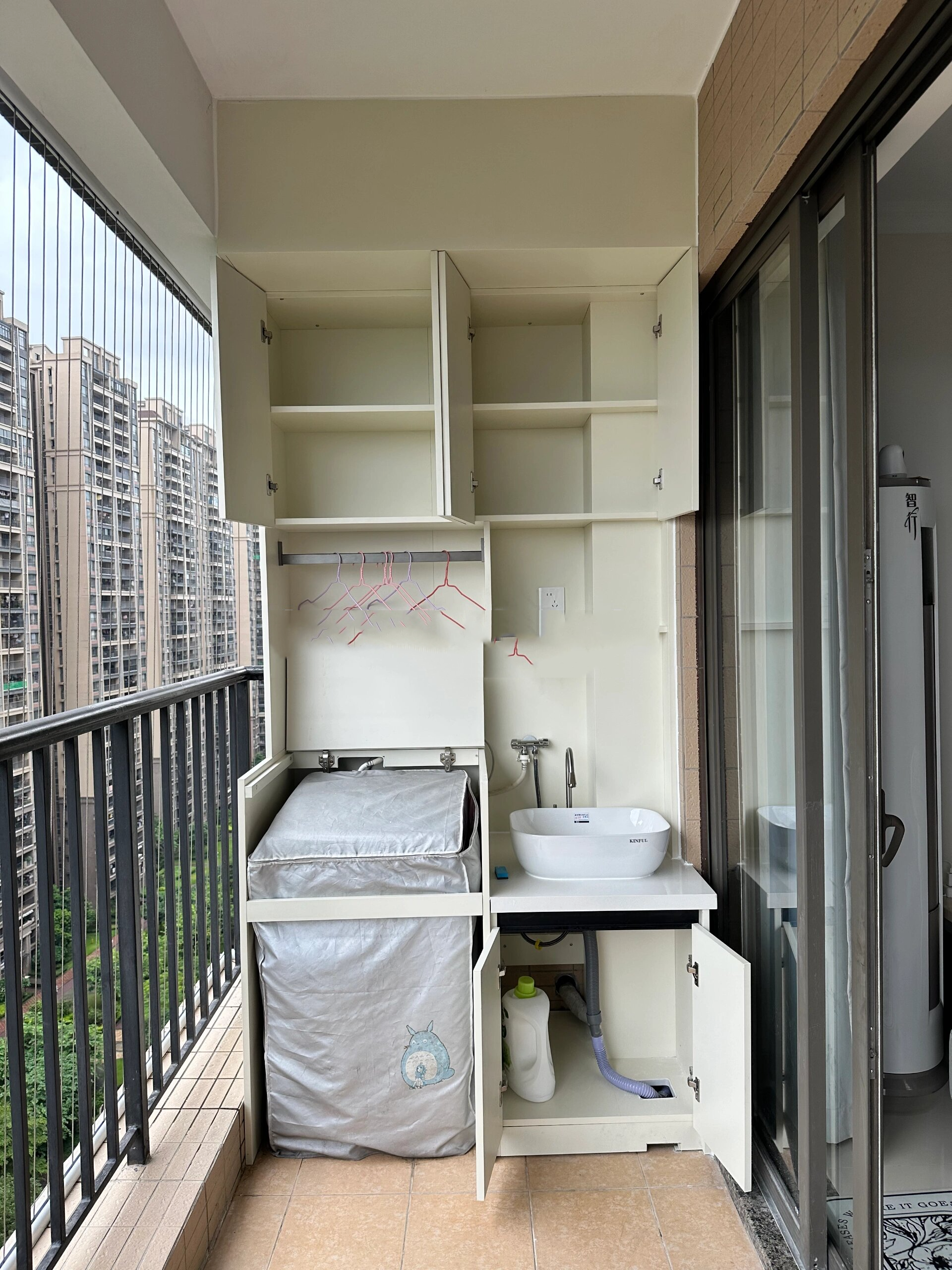 波轮洗衣机阳台柜 阳台柜只有一半墙想全部挡住,做一体柜上去好看又