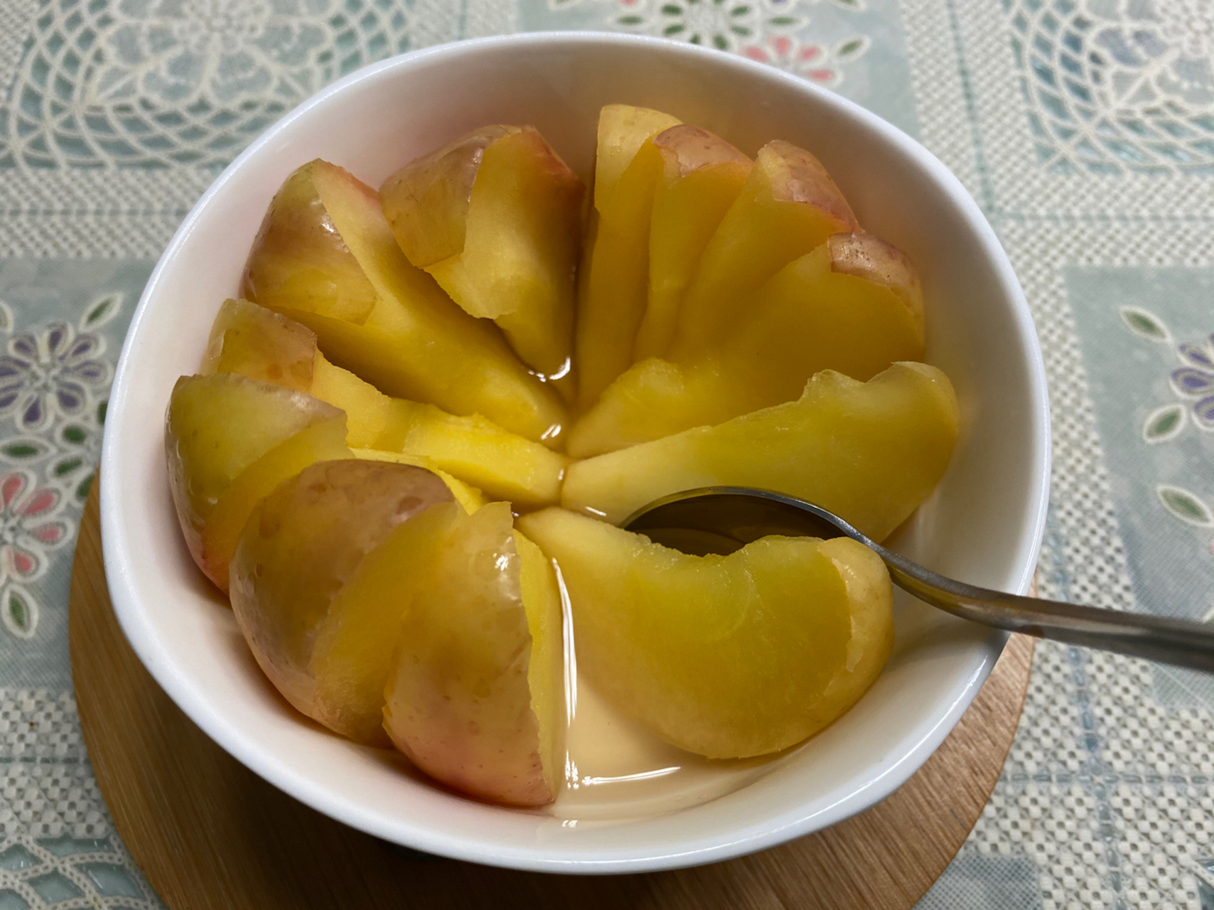 昨晚吃了一个蒸苹果,今天早上感觉非常强烈,而且是正常的 不是拉肚子