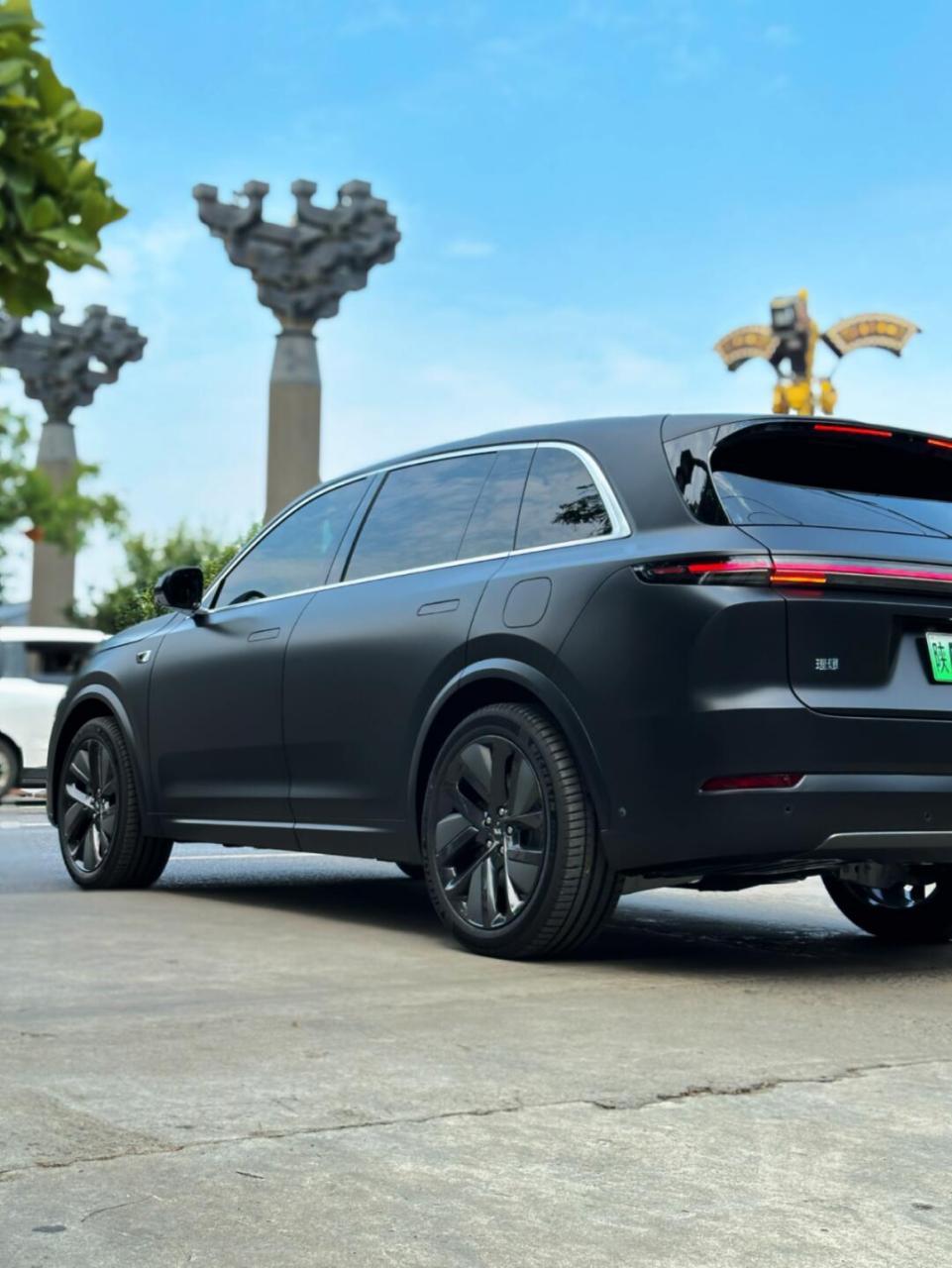 又喜欢磨砂车漆的质感 强烈安利哑光车衣 这辆理想l7所贴哑光车衣品牌