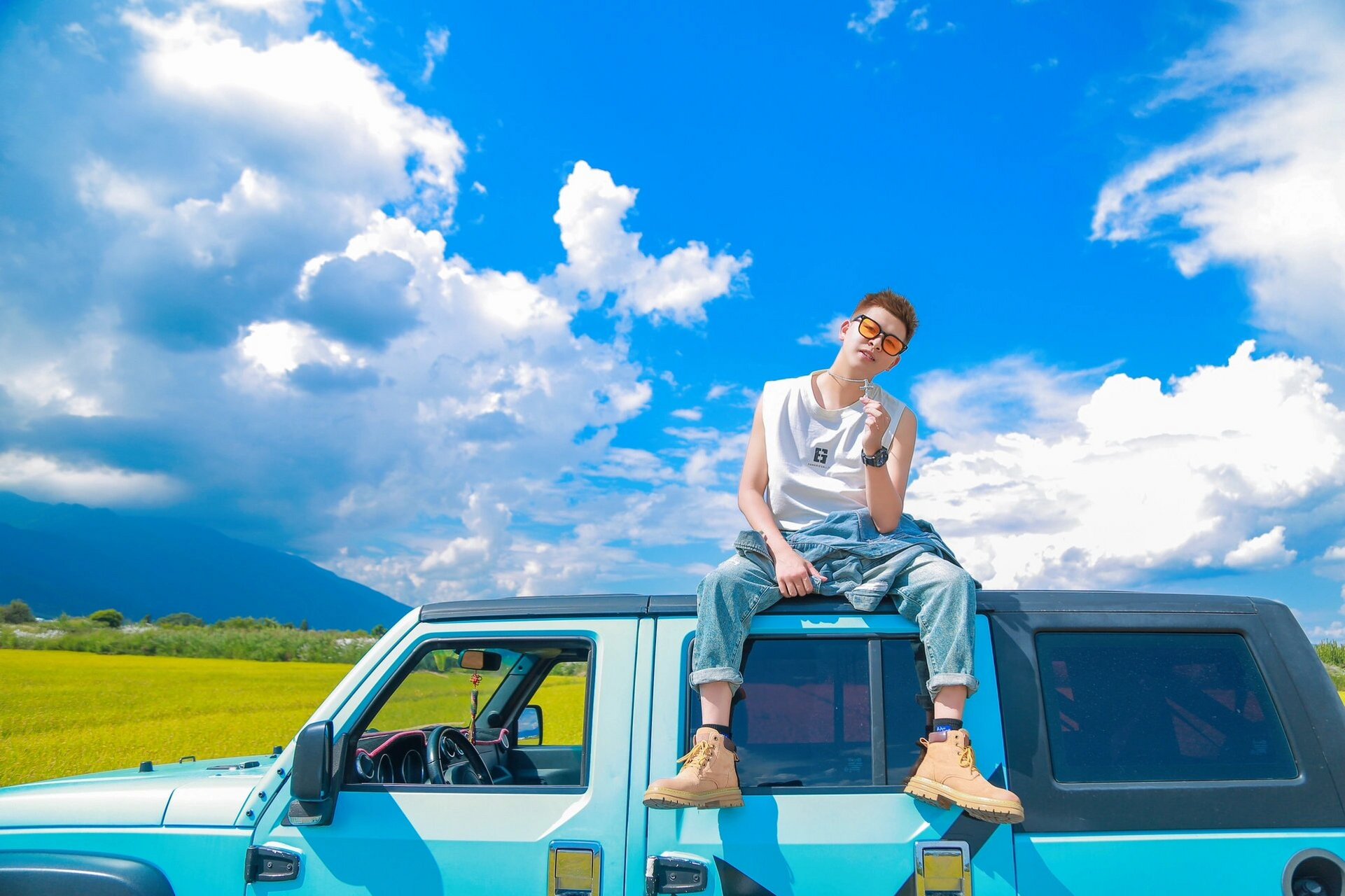 大理最酷92环洱海6015吉普车旅拍 情侣版 最近喜洲的稻谷都要收