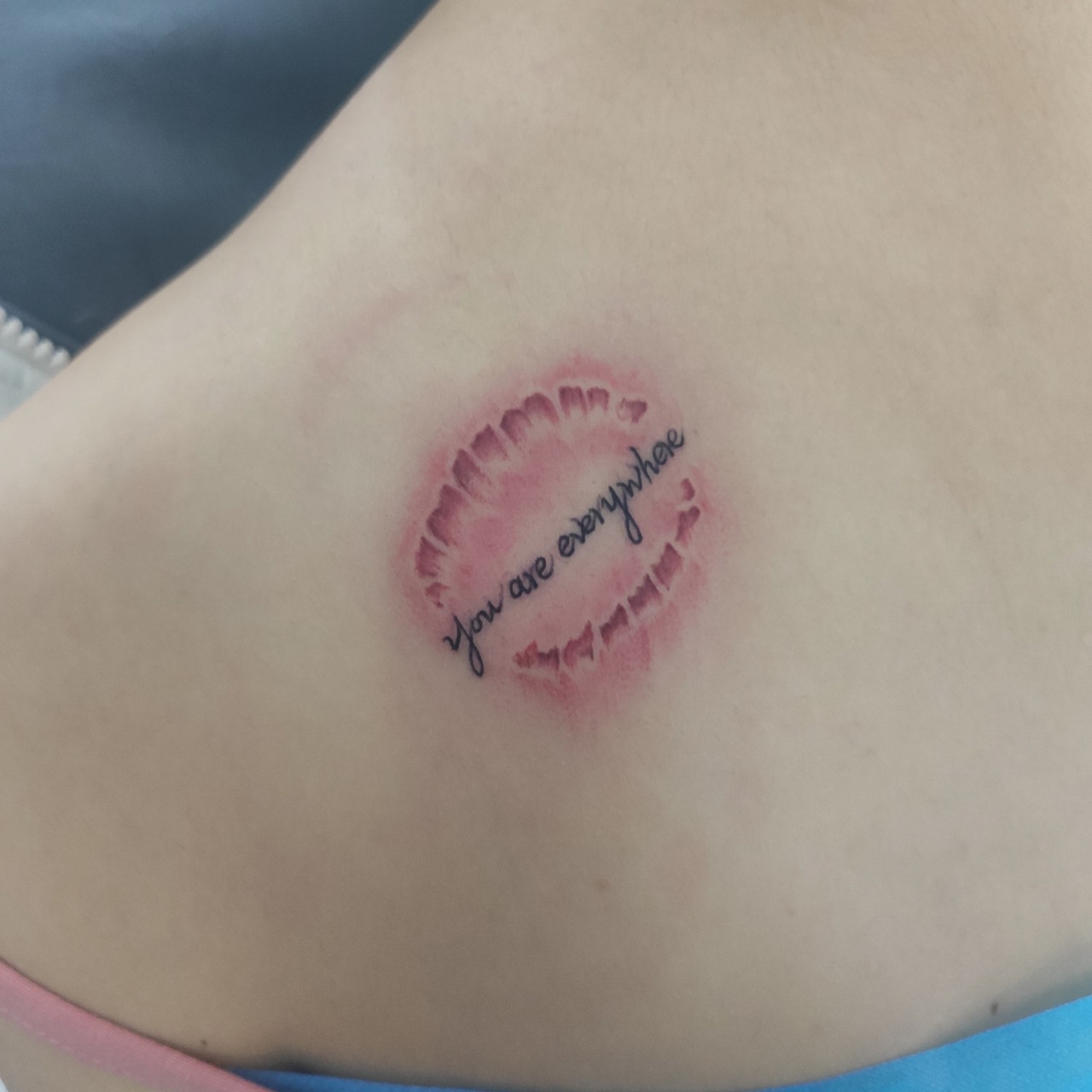 咬痕纹身一对 客人挺有想法,感觉挺有意思.