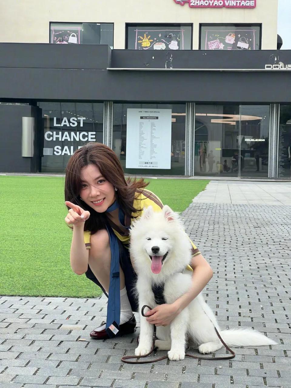 最美的宋妍霏杀青快乐呀期待下一个新剧