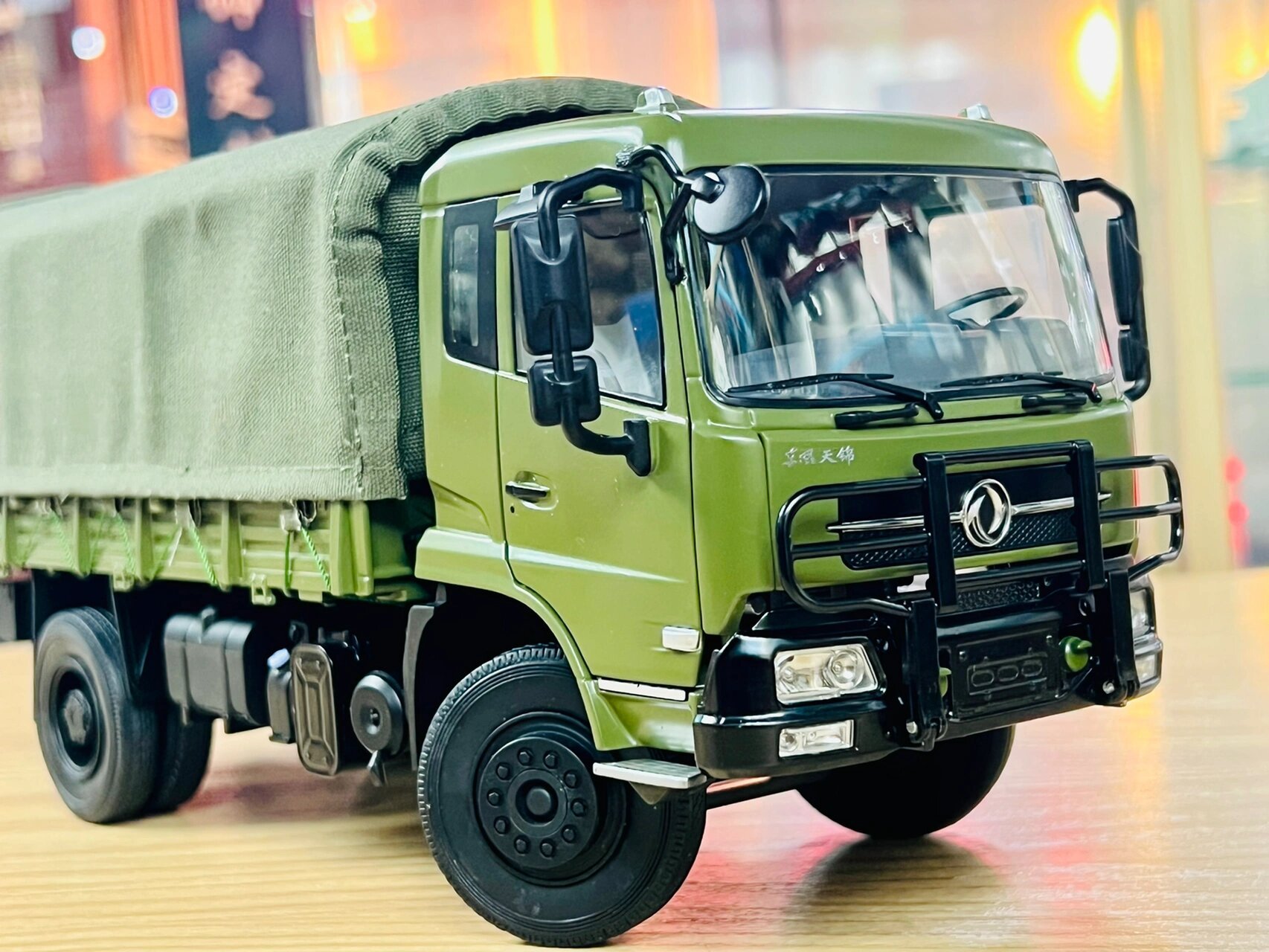 1/24 东风天锦卡车模型 今天带来一款国产卡车模型,多余的不能描述,就