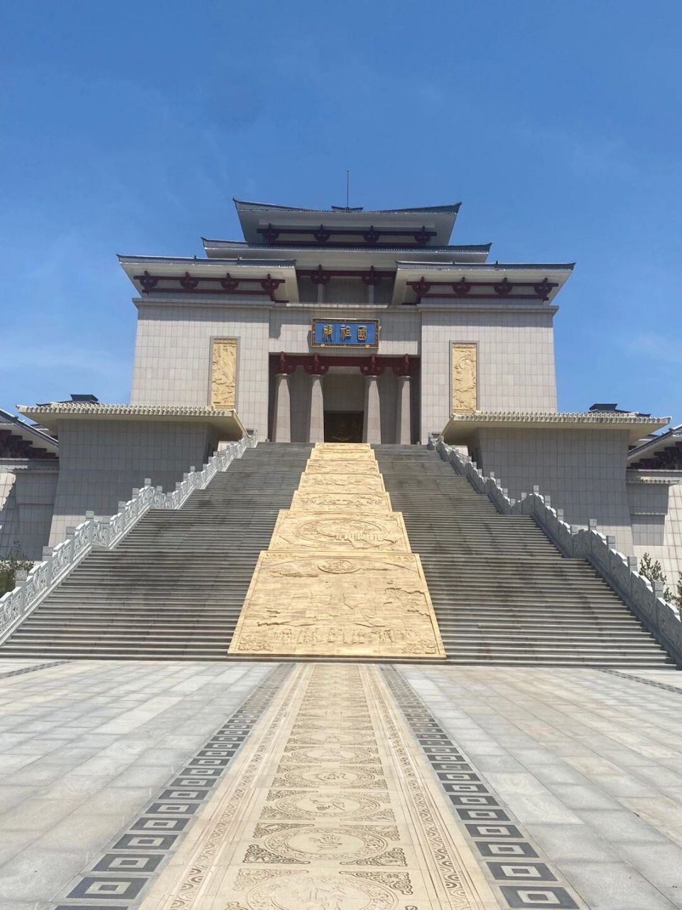 尧帝陵 山西省中国尧帝陵:位于山西临汾市郊20多公里处.