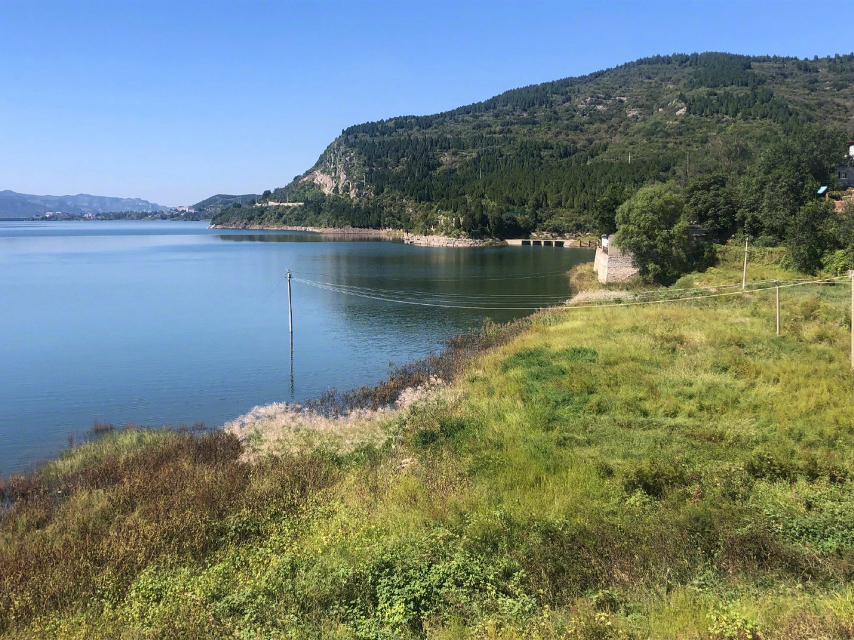 #邂逅泉城秋意浓##遇见醉美济南#  碧水蓝天,秋风送爽,秋日里的锦绣川