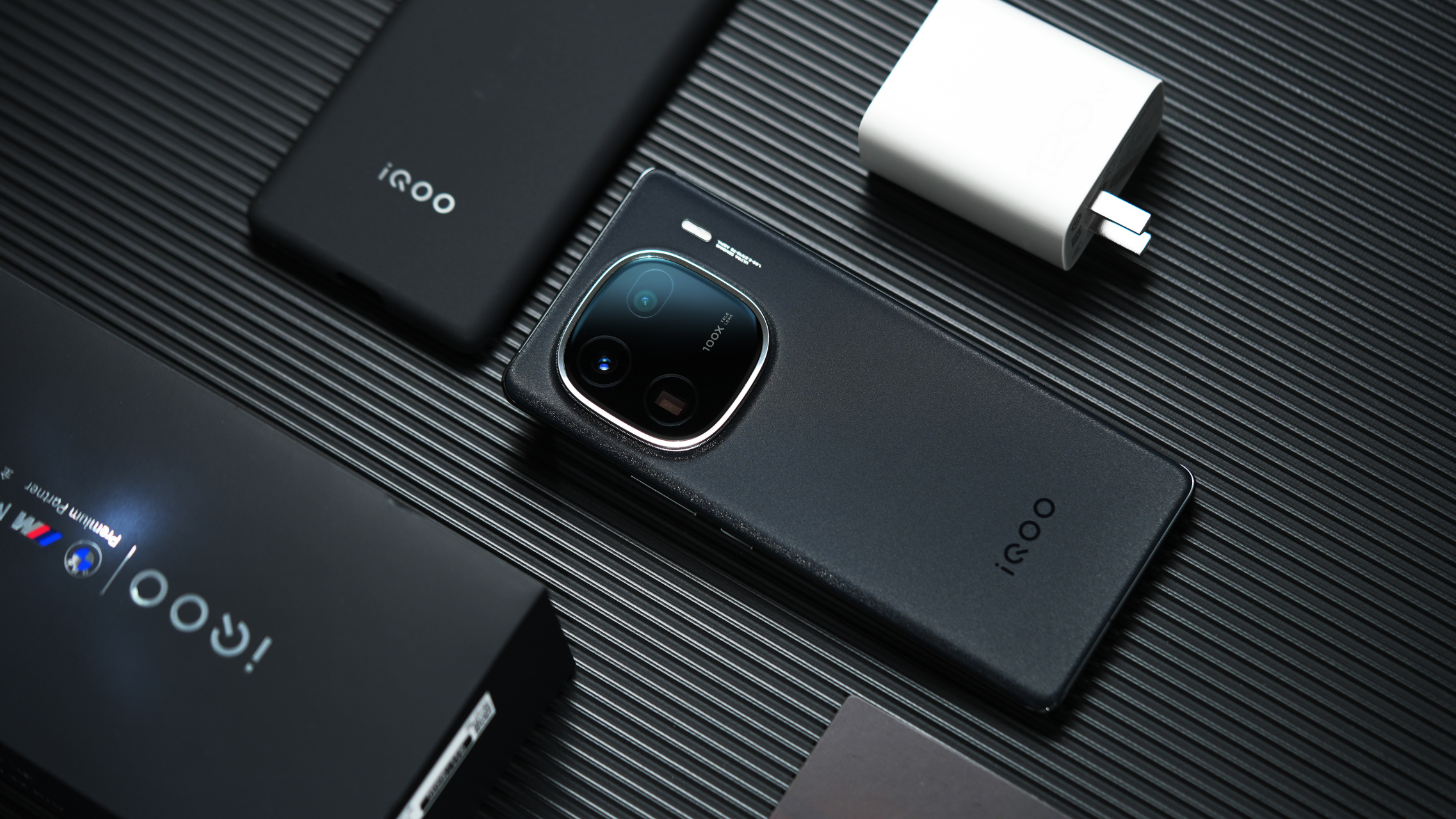 【iqoo 12 pro 赛道版】开个箱  iqoo 数字系列从第一代产品开始到