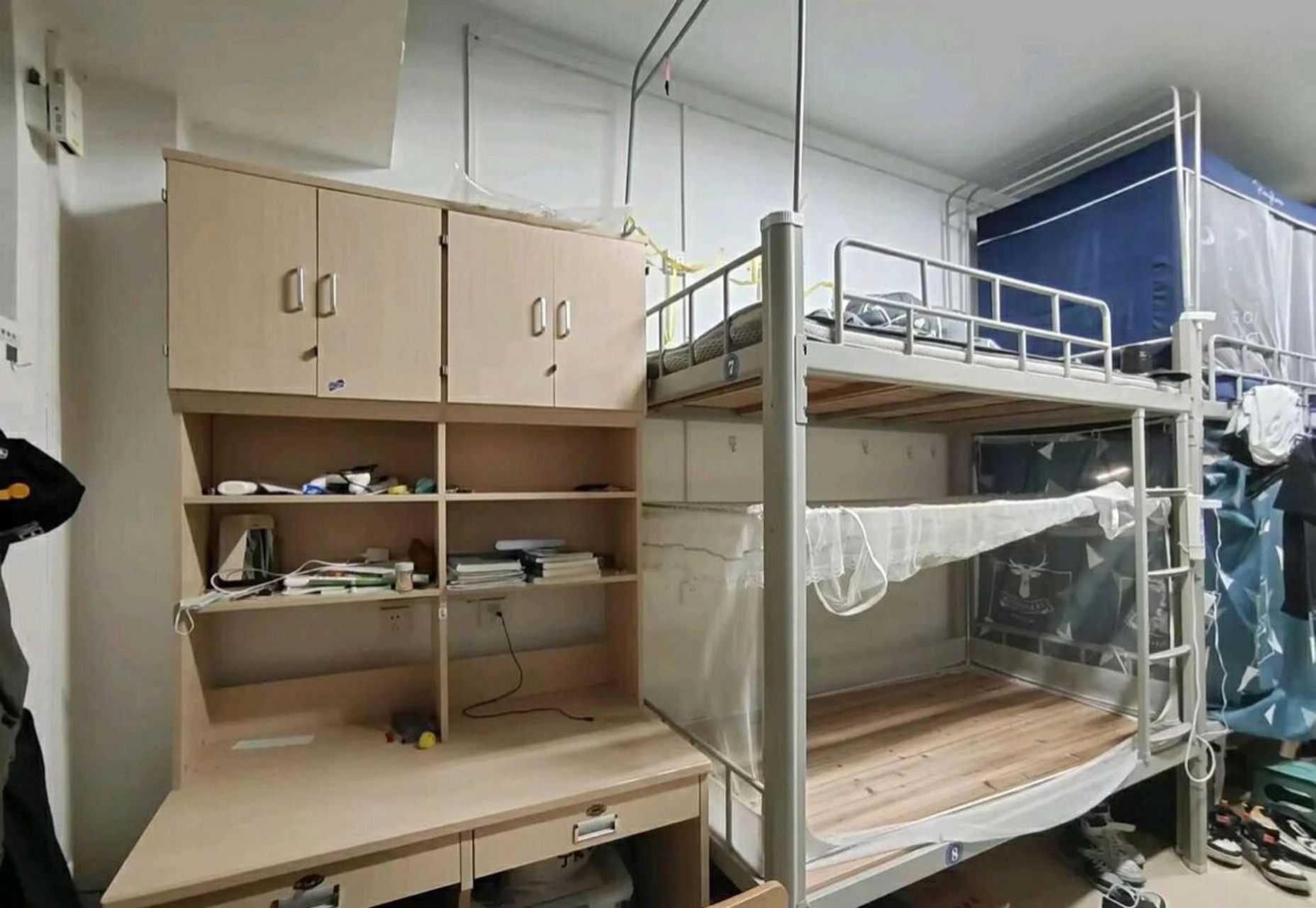 广西大学宿舍 宿舍基本情况(宿舍6~8人问,床铺长 1.8~2.0,宽 0.9~1.