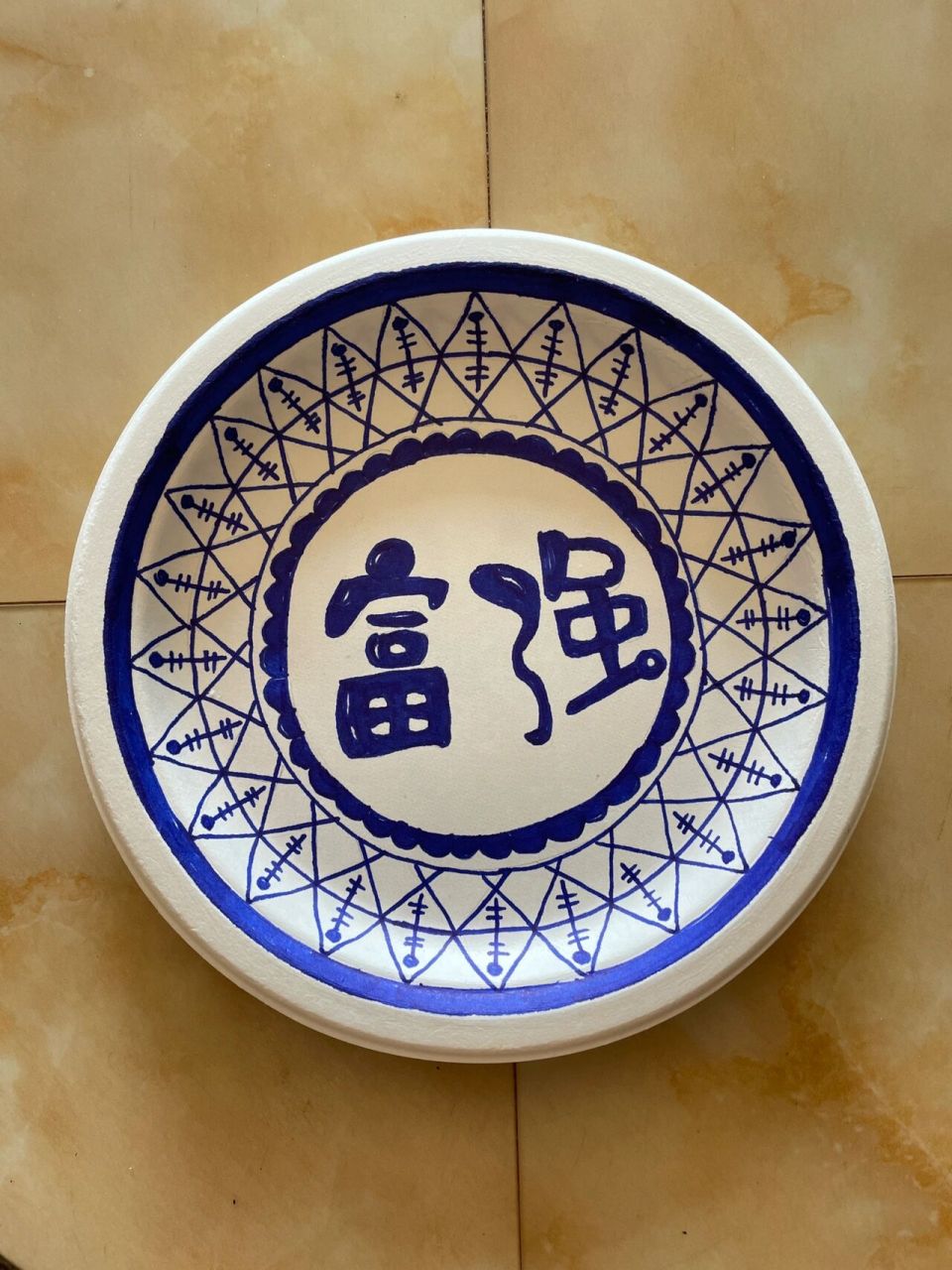 一次性纸碟手工 一只71号马克笔就只能画6个碟子