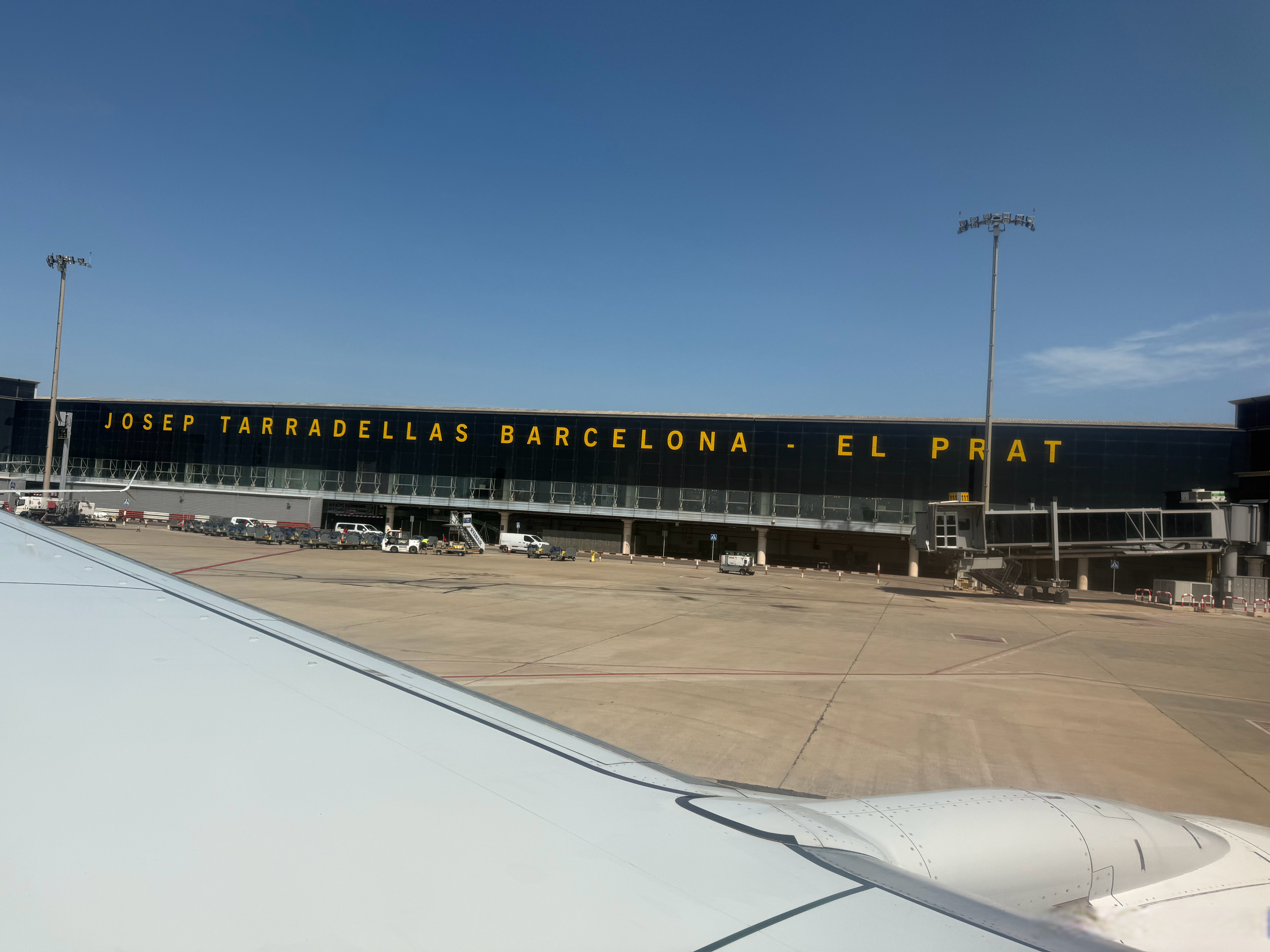 和法国比起来,巴塞罗那的机场很难看到中文,但是不妨碍这里有很多好吃