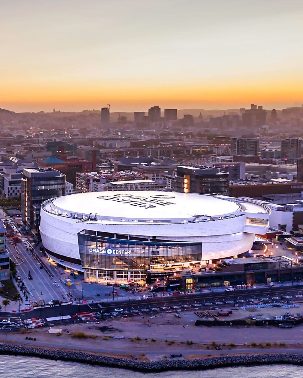 90大通中心球馆(chase center) 位于美国加利福尼亚州的旧金山市