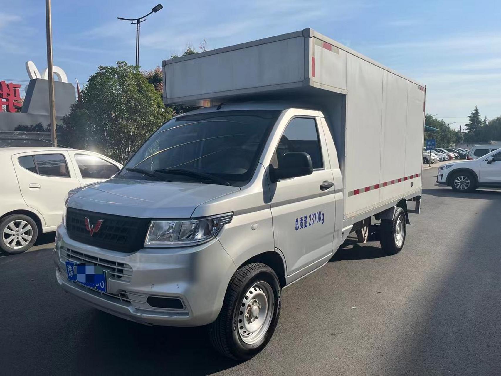 准新车:2022年3月五菱荣光新卡 1.