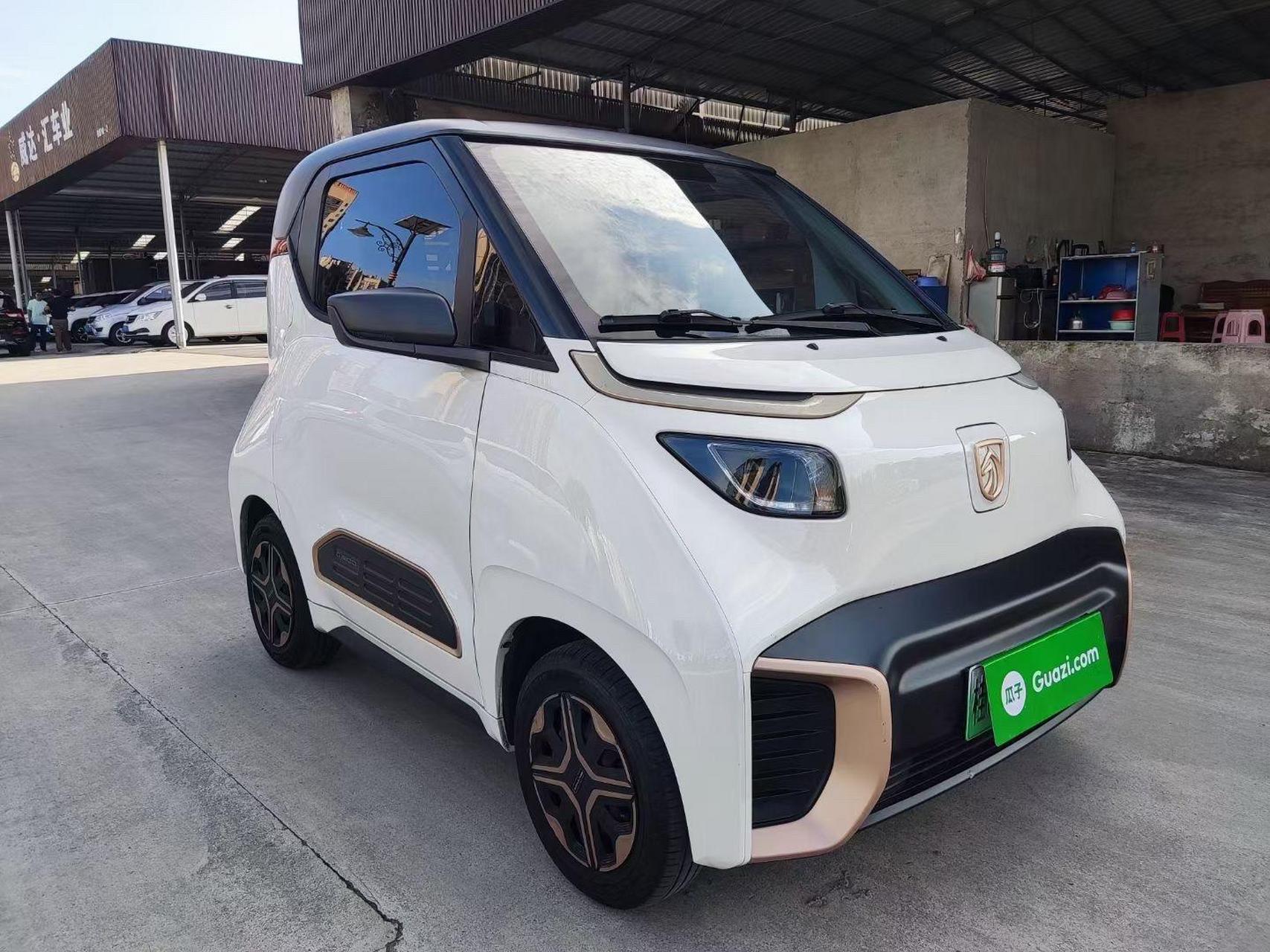 宝骏e200 21年1月上牌.305公里续航 ,安全行驶3万公里.车况精品.